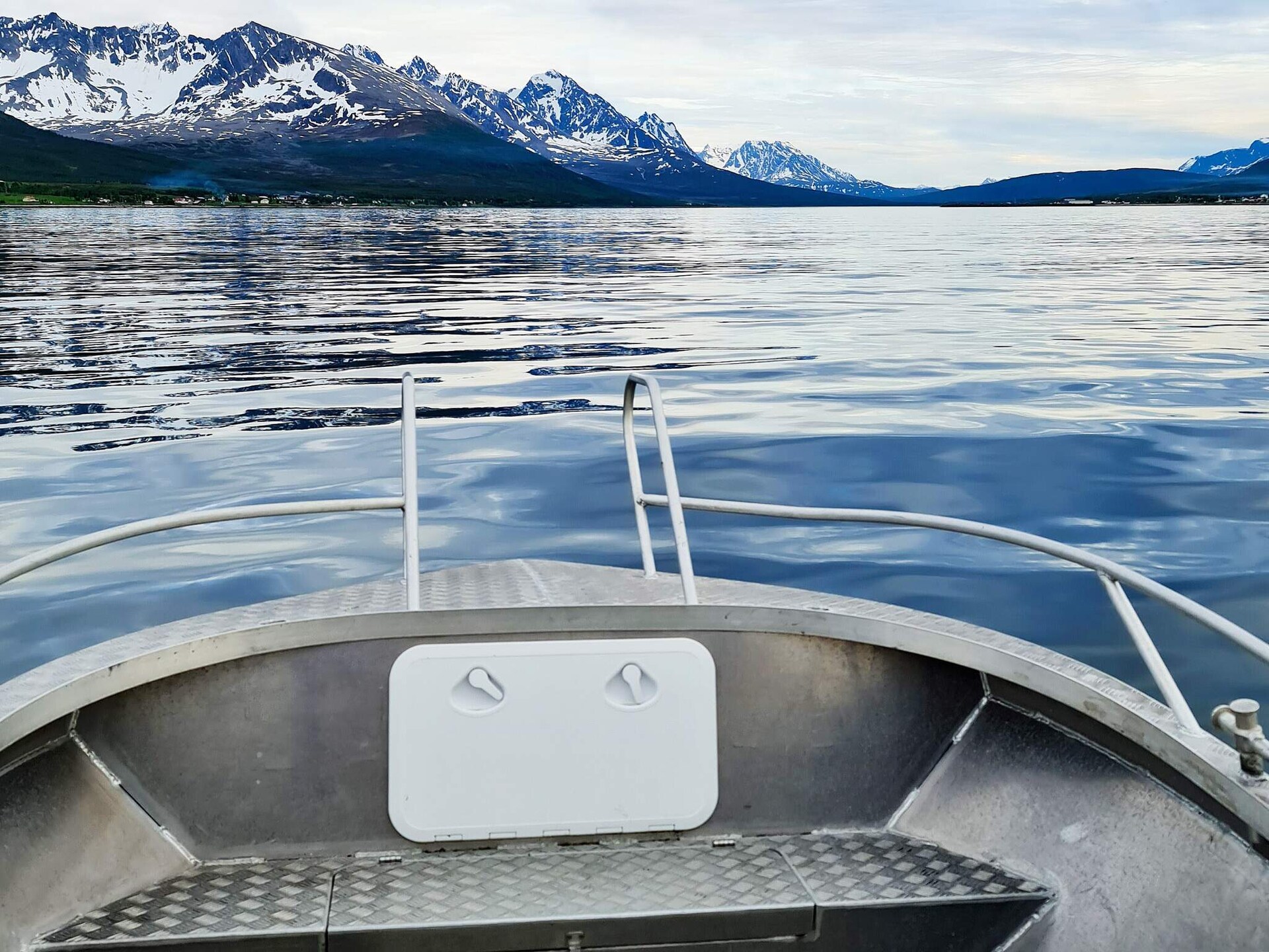 Sfeervol vakantiehuis aan zee met uitzicht op Lyngenfjord - foto 36