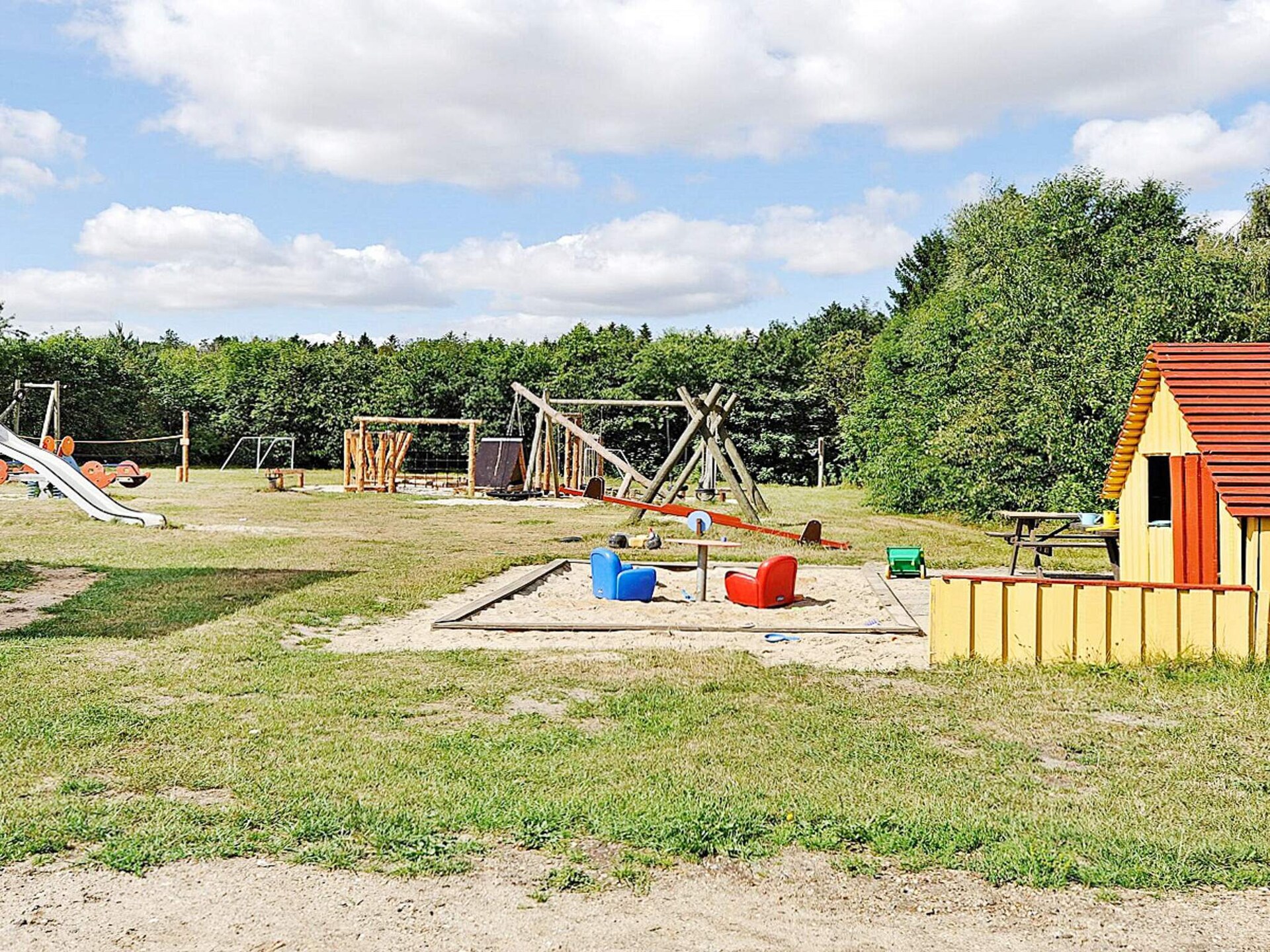 Licht vakantiehuis bij Gudenå met zwembad en hondenboerderij - foto 3