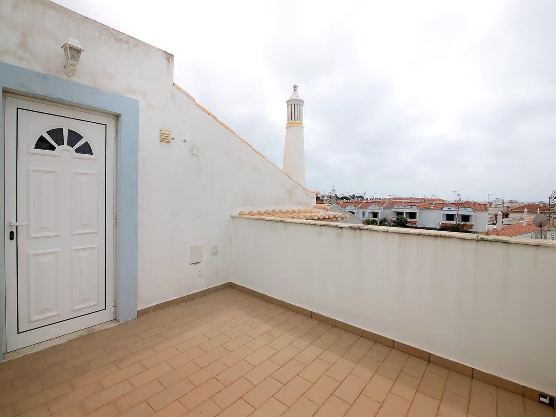 Vrijstaande villa met privézwembad op 800 meter van het strand in Manta Rota - foto 27