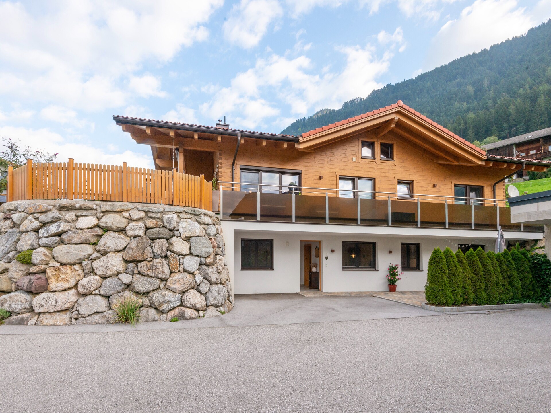 Haus Dengg: Knus appartement in het bos bij Zillertal, 5 km van de piste - foto 1