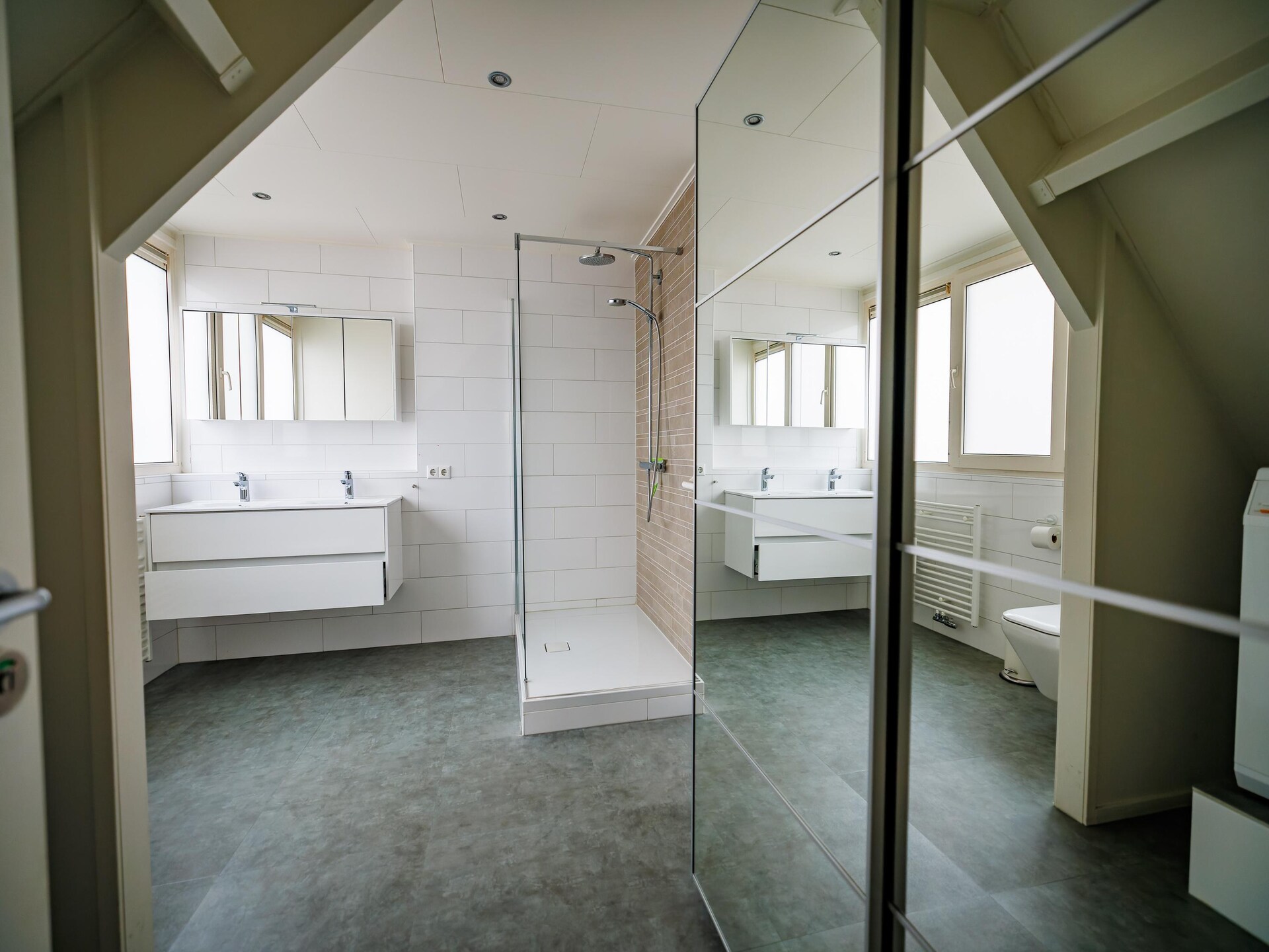 Luxe groepsvilla met meerzicht en privé-infraroodsauna op Vakantiepark Eiland van Maurik - foto 21