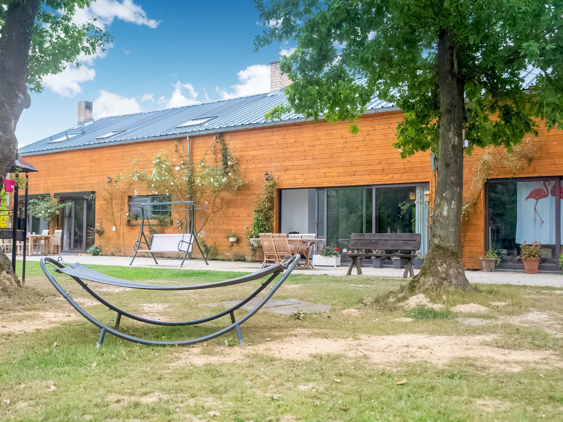Sereen landhuis aan privévijver bij Florennes - foto 1