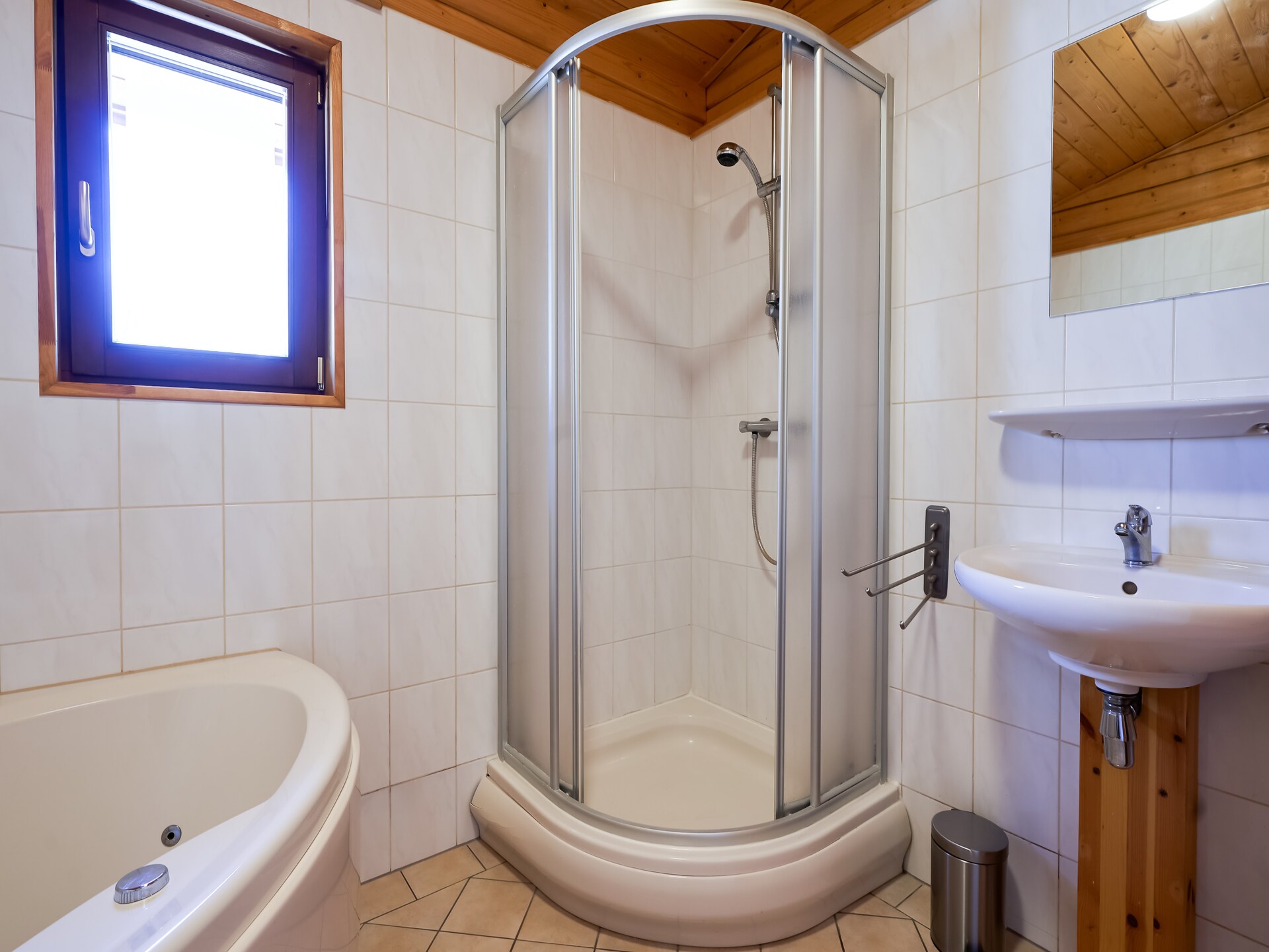 Finse bungalow in bosrijk Holten – rust, natuur en huisdieren welkom - foto 23