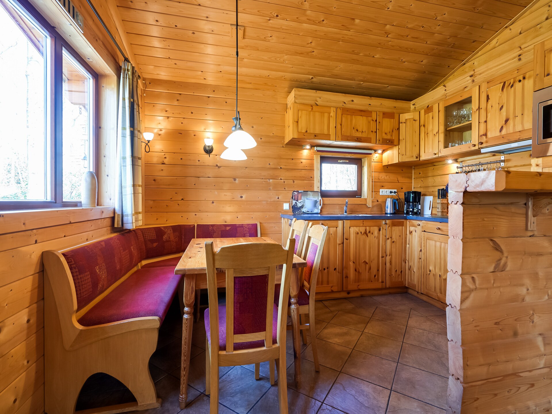 Finse bungalow in bosrijk Holten – rust, natuur en huisdieren welkom - foto 3