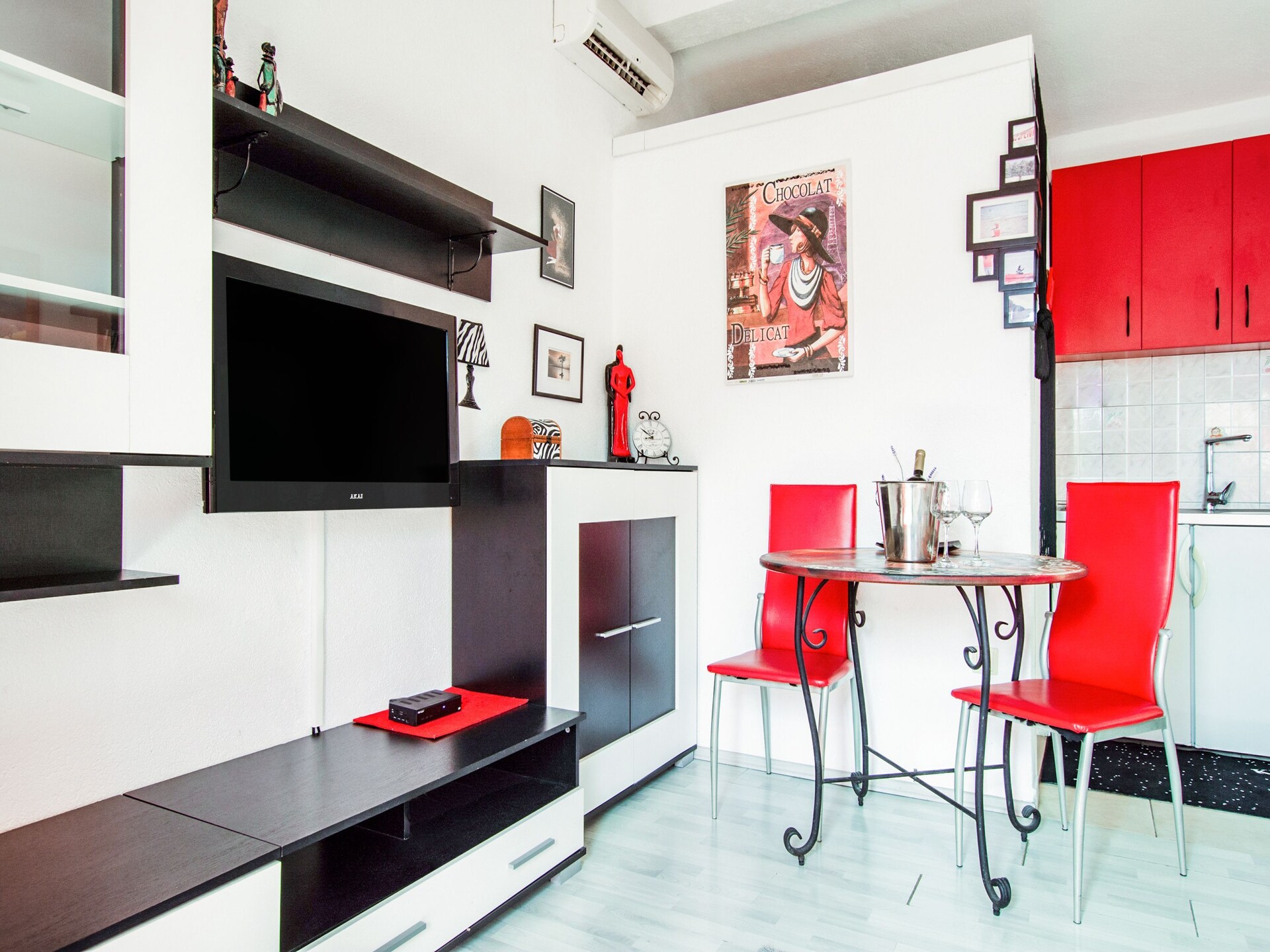 Studio Babilo A3 in Omiš: knus appartement op 40 meter van het strand - foto 5