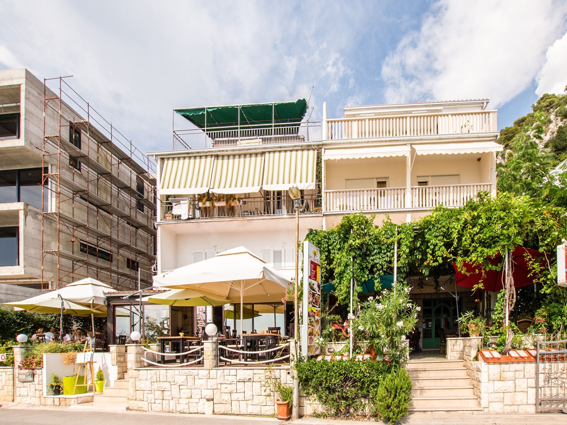 Studio Babilo A3 in Omiš: knus appartement op 40 meter van het strand - foto 1