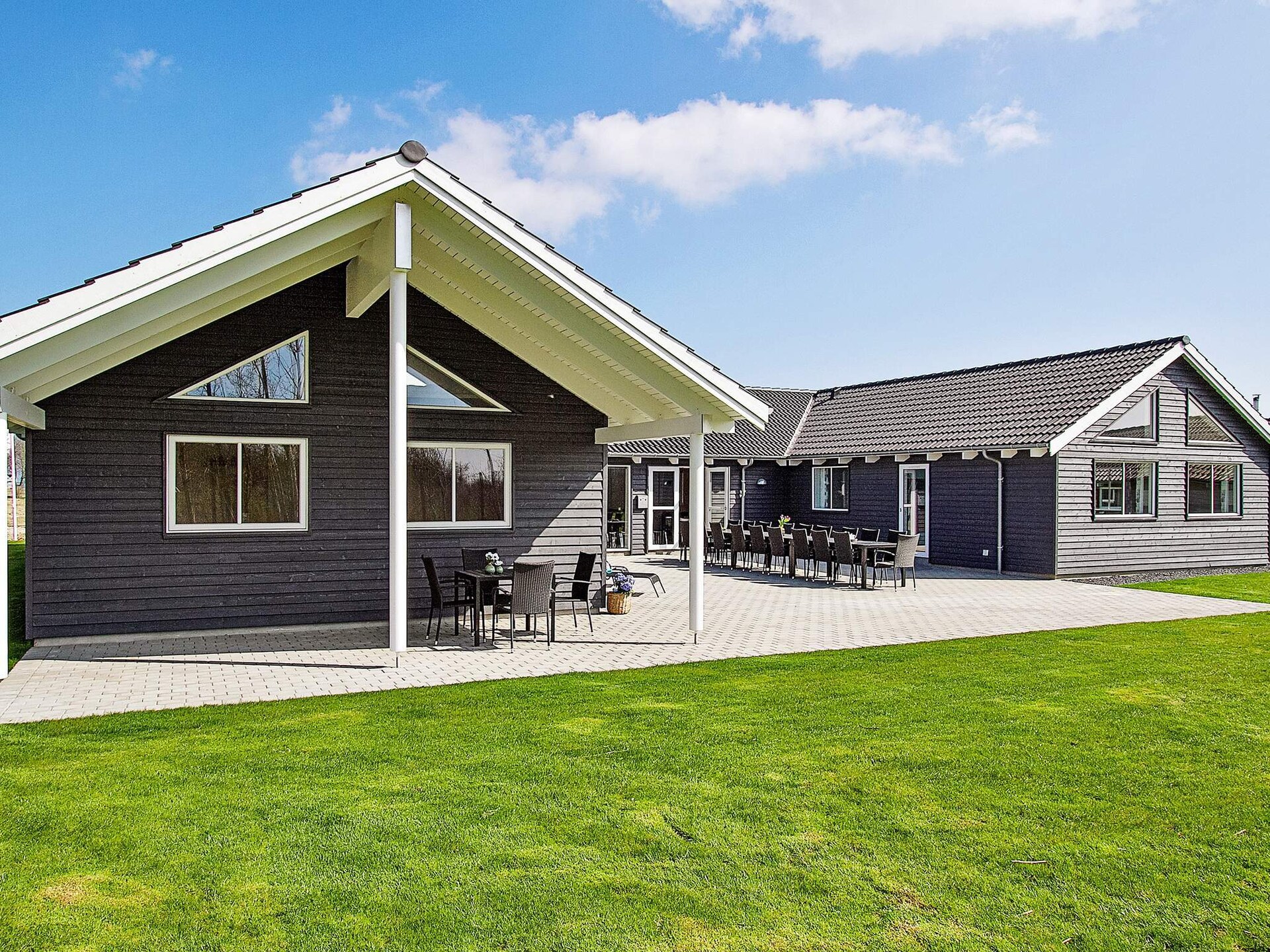 Groot wellness vakantiehuis voor 24 personen met zwembad, sauna en activiteitenruimte nabij de Oostzee - foto 1