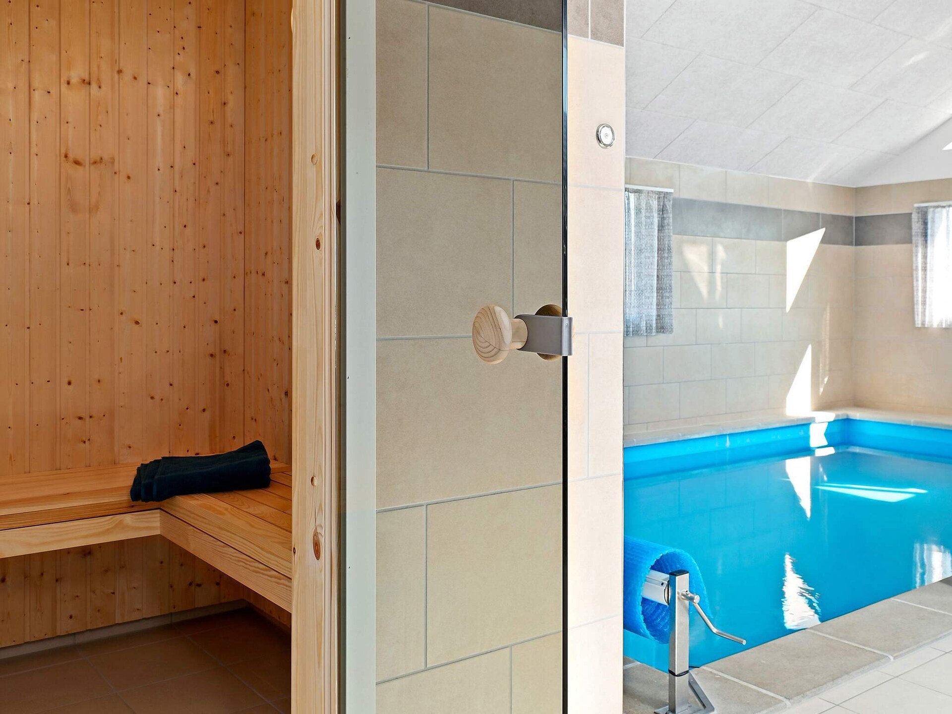Groots vakantiehuis voor 20 personen met zwembad en sauna op 900 meter van zee - foto 27