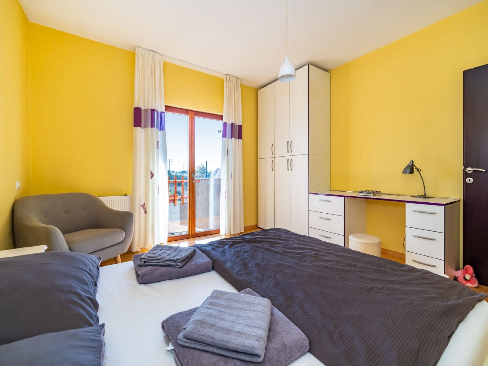 Ruim appartement met tuin in Radovin, 2 km van strand - foto 27