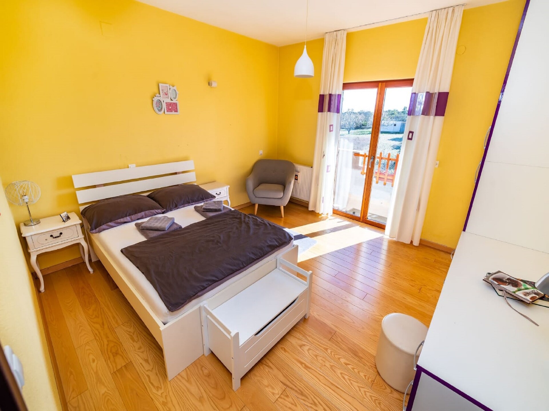 Ruim appartement met tuin in Radovin, 2 km van strand - foto 26