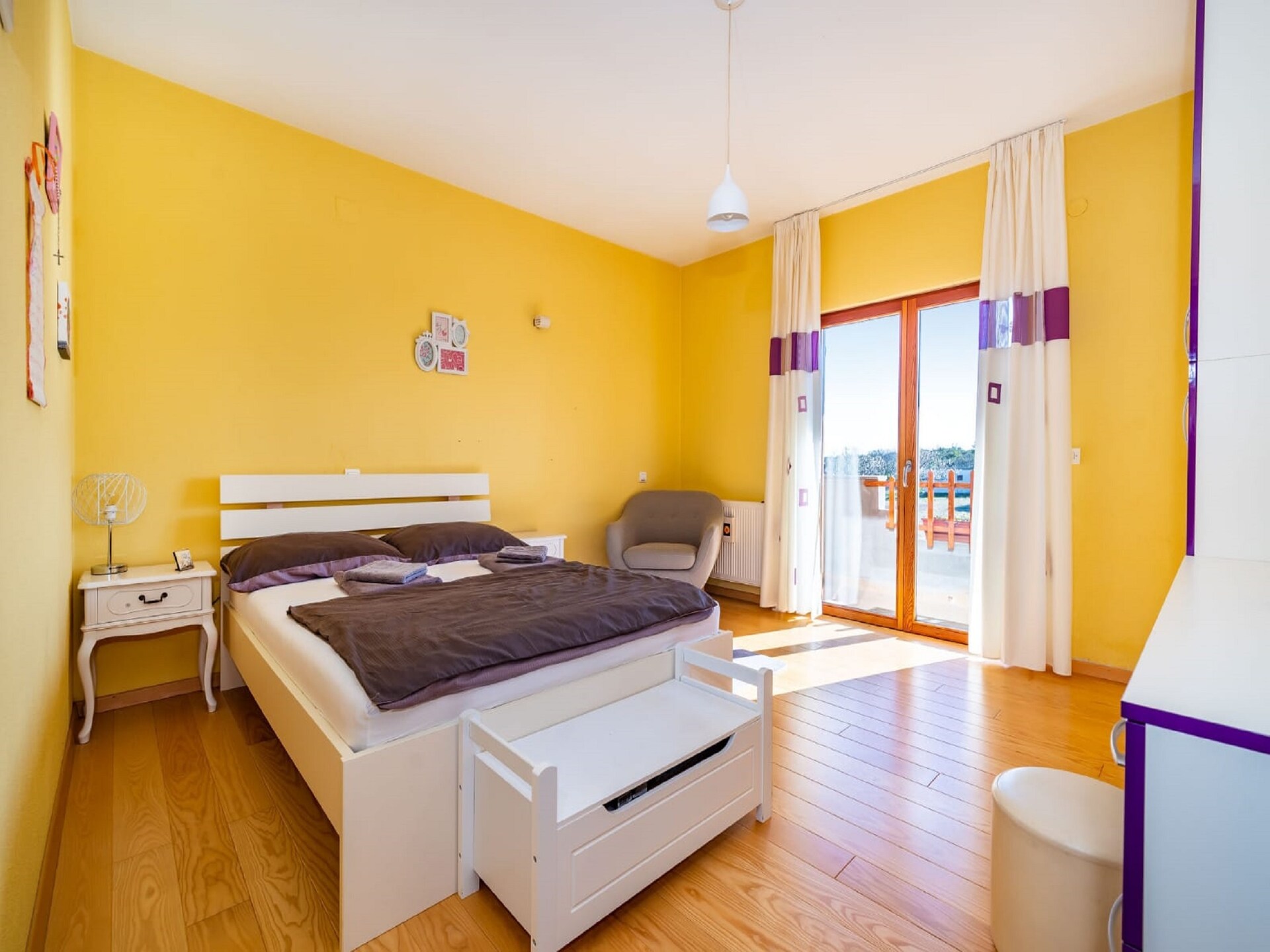 Ruim appartement met tuin in Radovin, 2 km van strand - foto 5