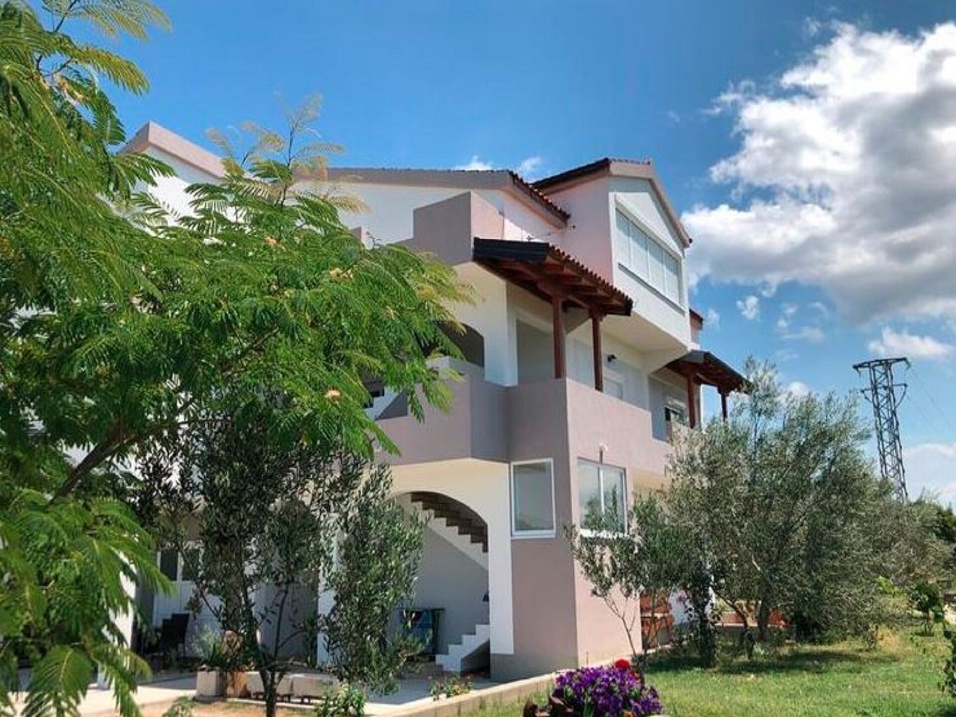 Ruim appartement met tuin in Radovin, 2 km van strand - foto 40