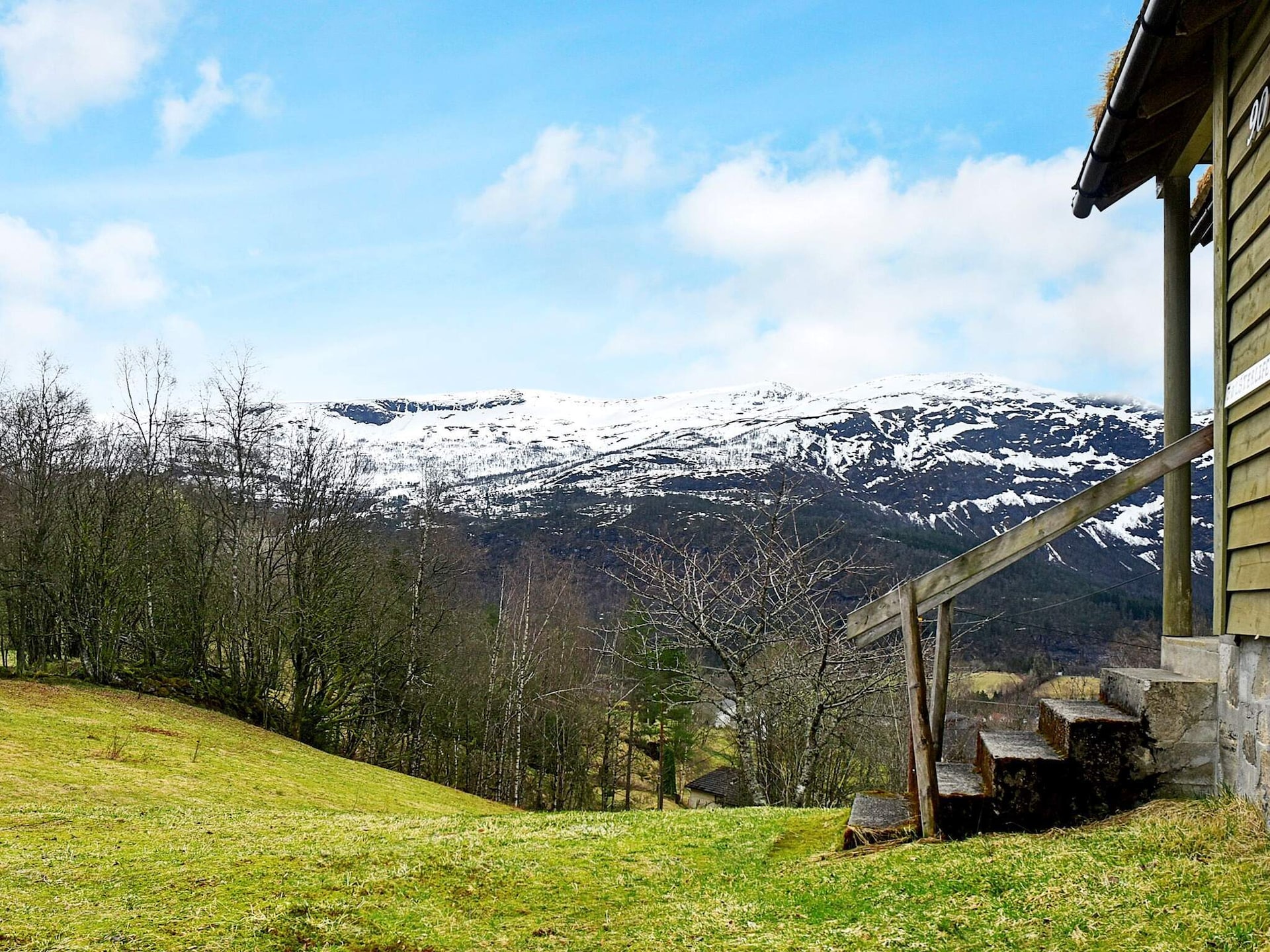 Sfeervol vrijstaand vakantiehuis nabij Jølstravannet, ideaal voor vissers en natuurliefhebbers - foto 1
