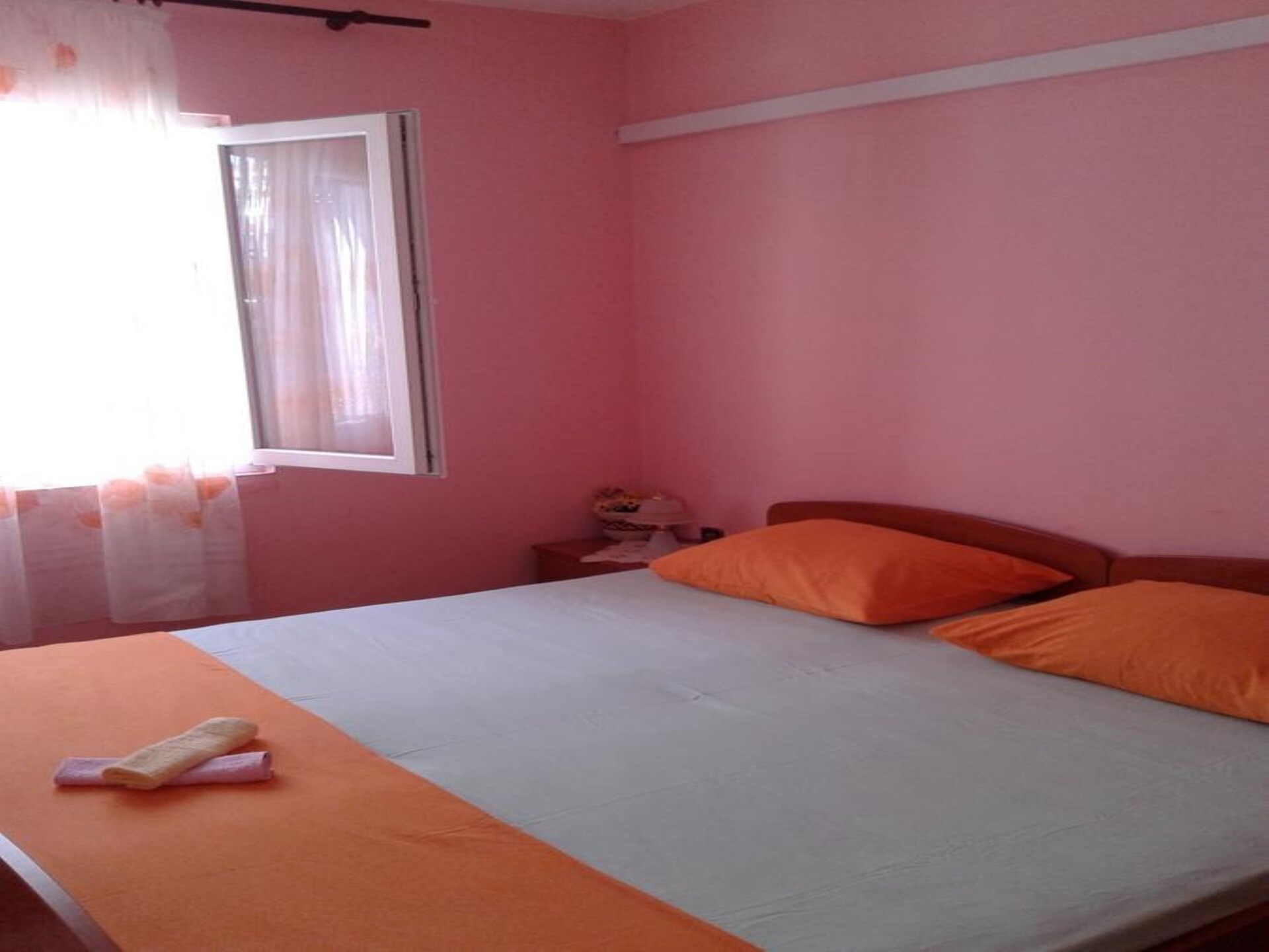 Appartement Mime 2: Gezellig verblijf in hartje Rogoznica, 400m van het strand - foto 7
