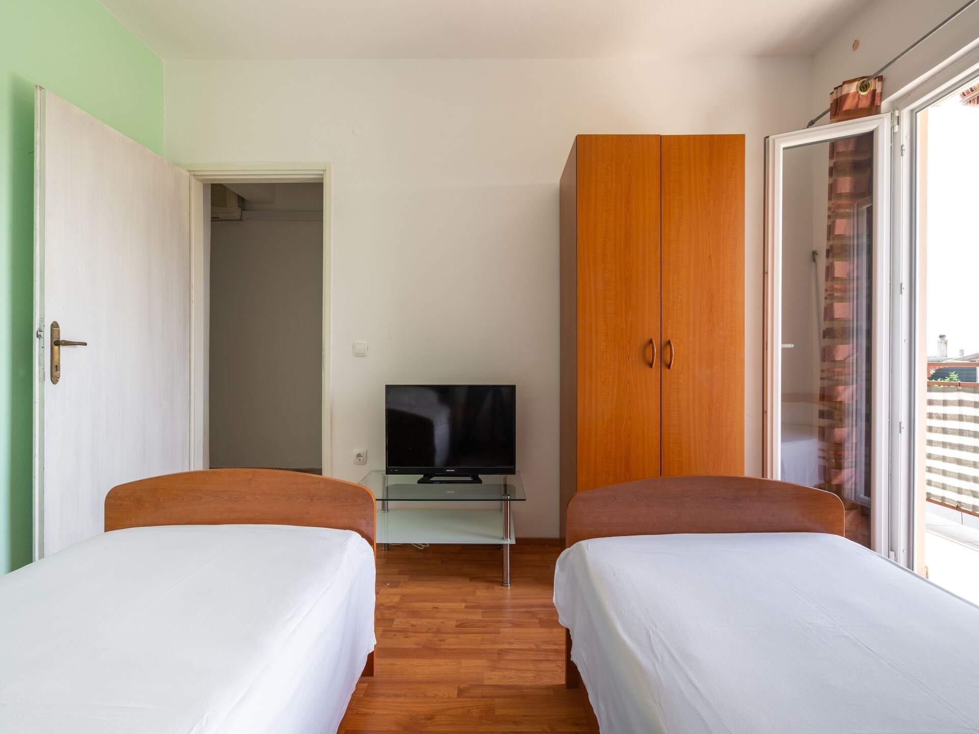 Ruim 8-persoons appartement in Rogoznica, 400m van Miline Beach - foto 19