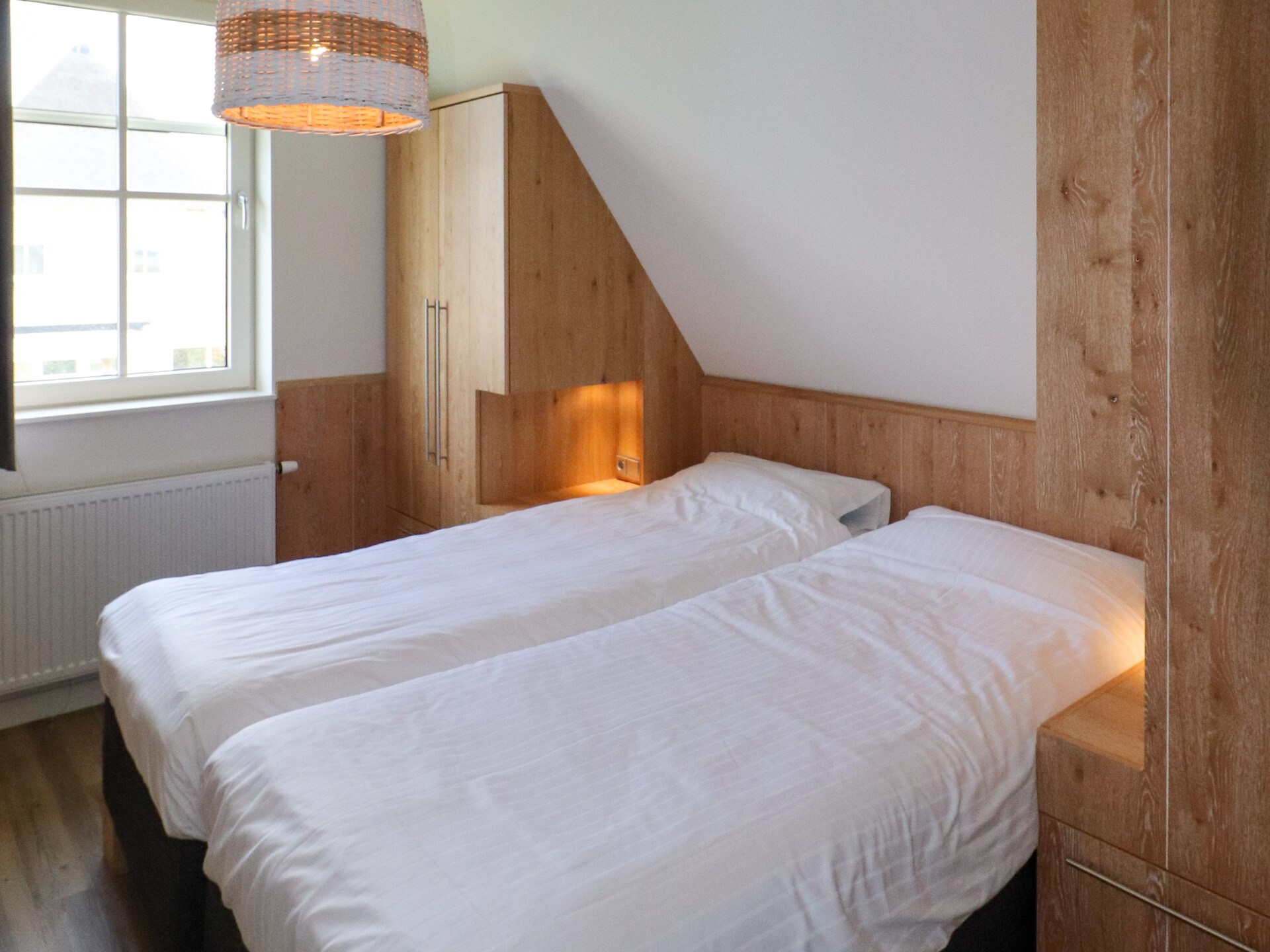 Friese Meren Villa's 12: Luxe wellnessvilla met sauna aan Tjeukemeer - foto 12
