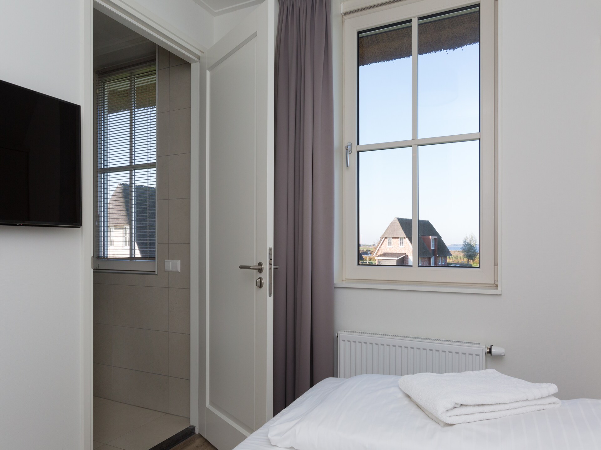 Luxueuze watersidevilla aan het Tjeukemeer met Finse sauna - foto 15