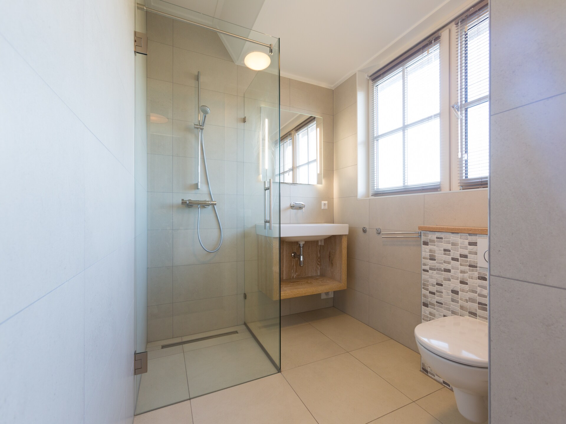 Luxueuze watersidevilla aan het Tjeukemeer met Finse sauna - foto 19