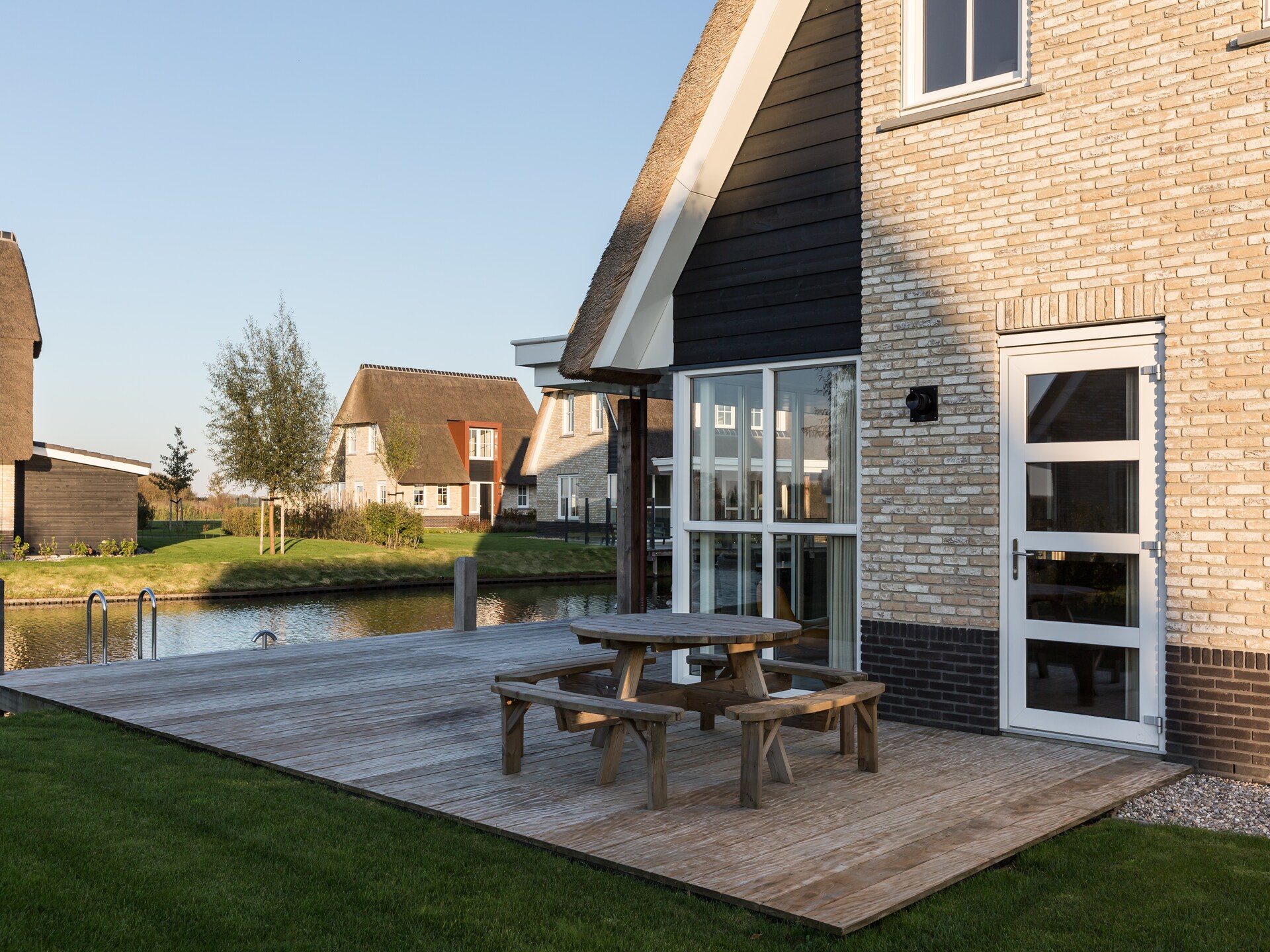 Luxueuze watersidevilla aan het Tjeukemeer met Finse sauna - foto 22