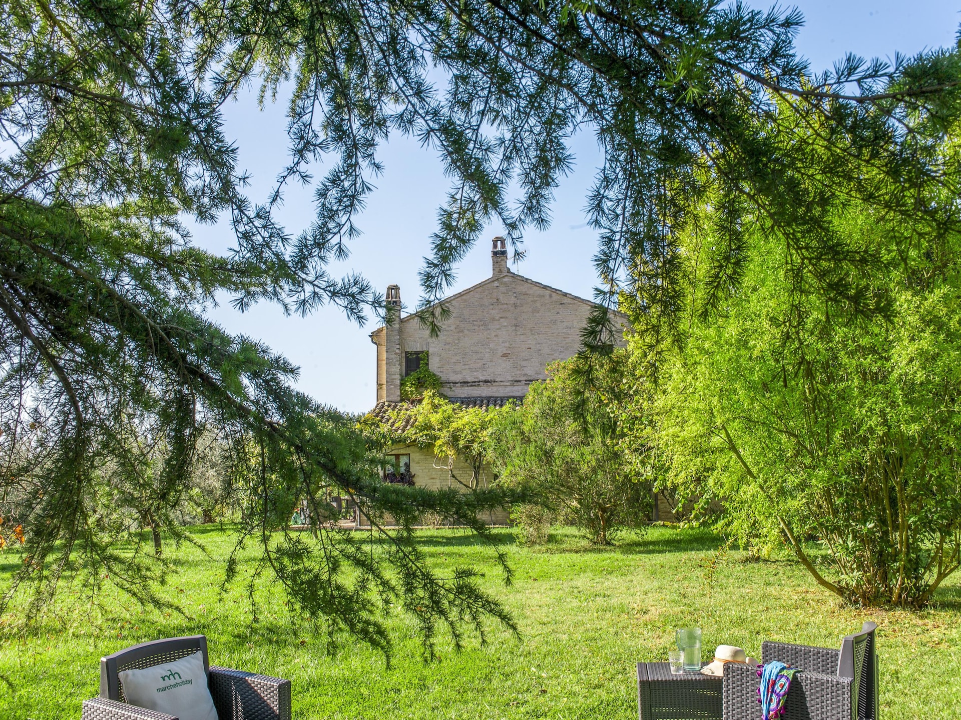Ruim vakantiehuis Casannona Glicine in Fermo met zwembad - foto 16