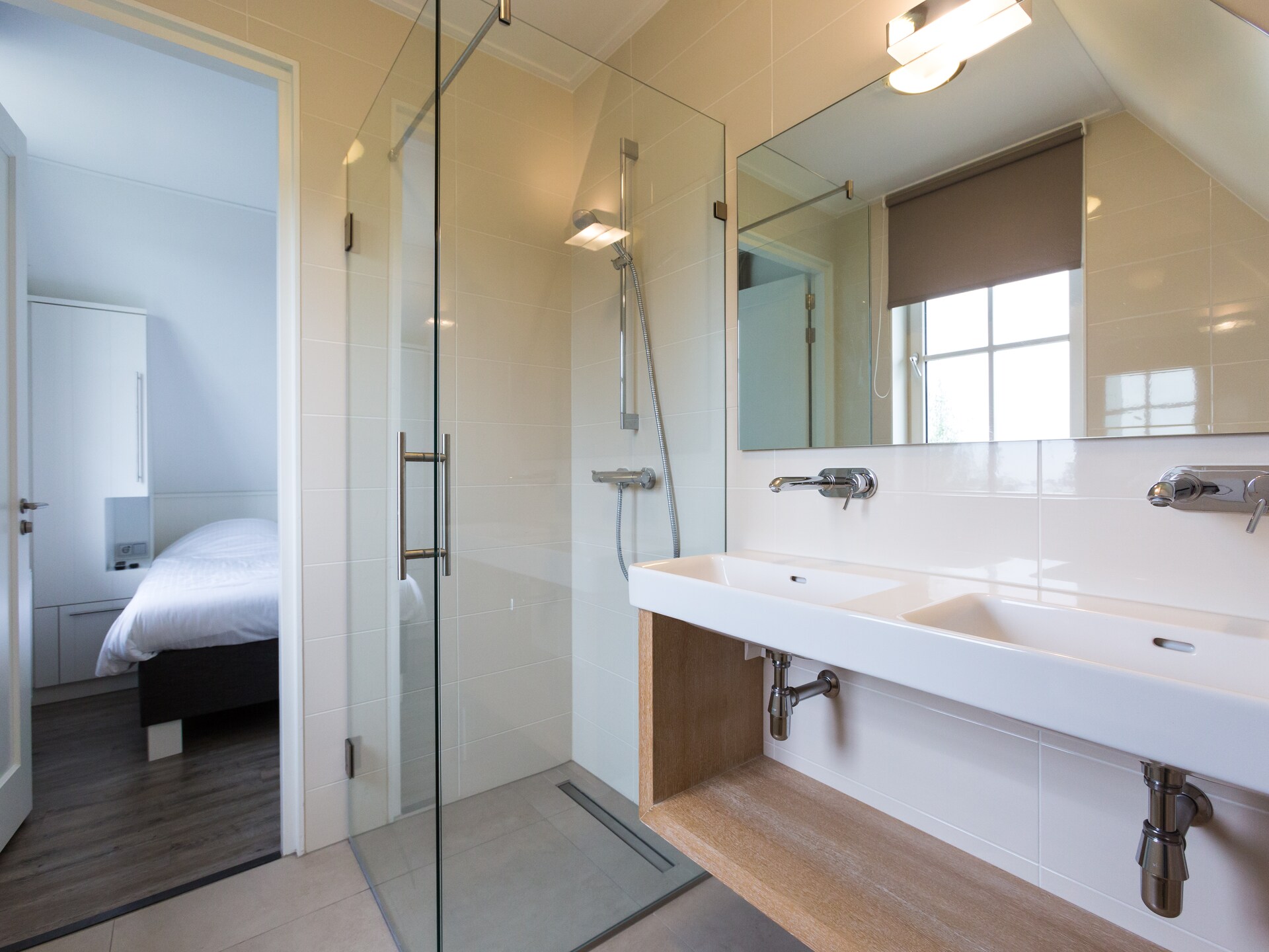 Friese Meren Villa's 15: Luxe watervilla met sauna en jacuzzi in Delfstrahuizen - foto 17
