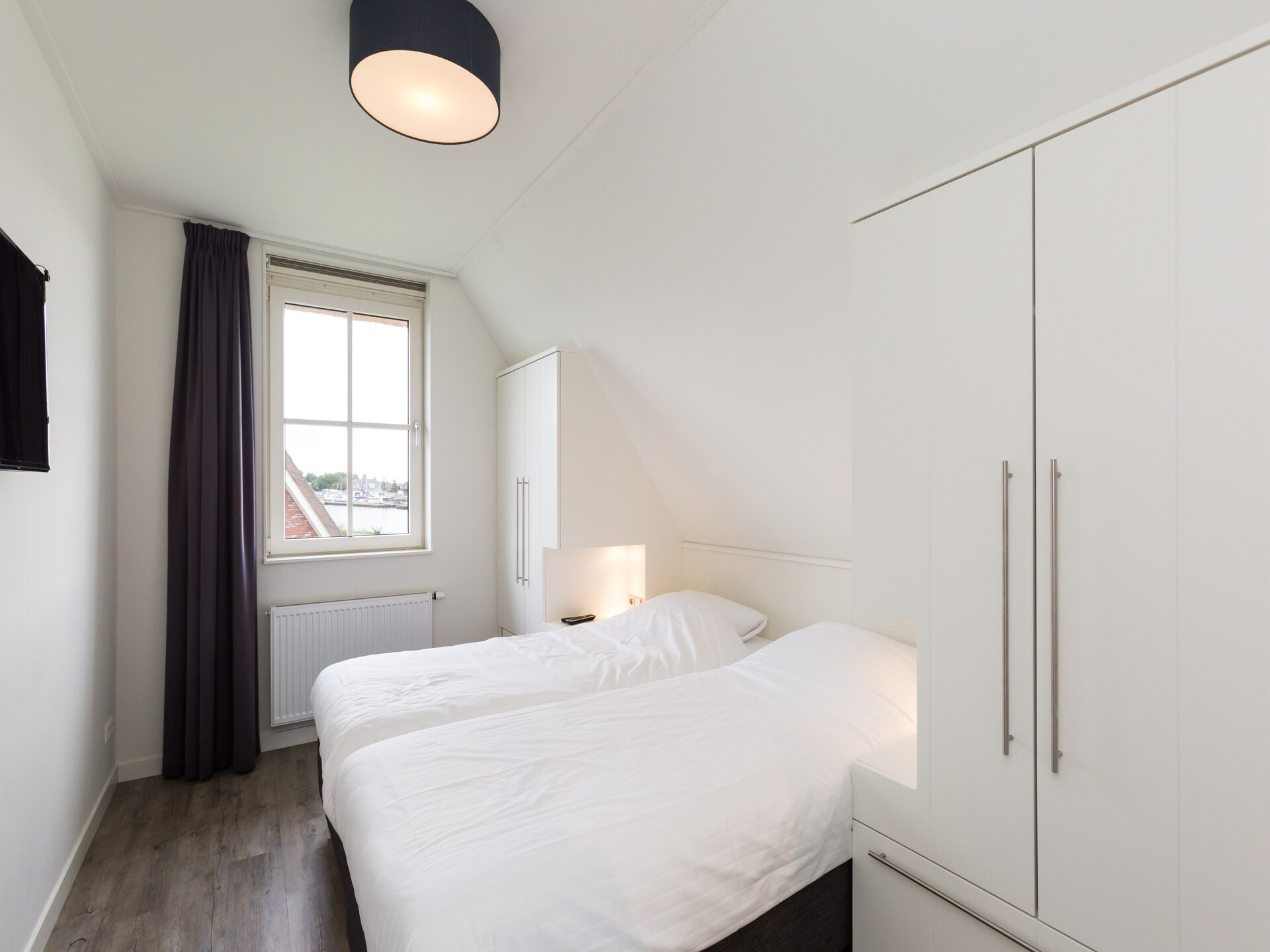 Friese Meren Villa's 15: Luxe watervilla met sauna en jacuzzi in Delfstrahuizen - foto 15
