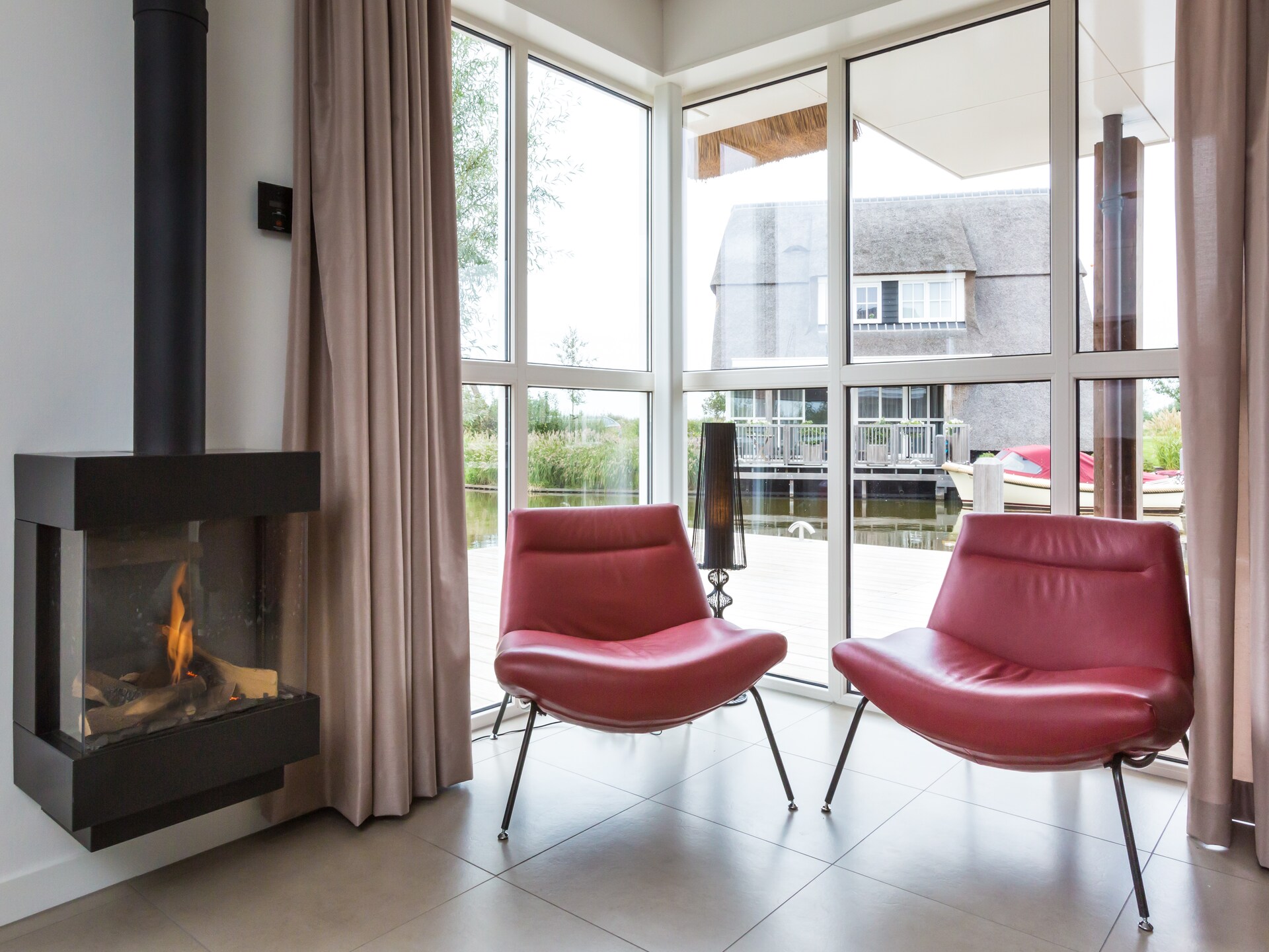 Friese Meren Villa's 15: Luxe watervilla met sauna en jacuzzi in Delfstrahuizen - foto 7