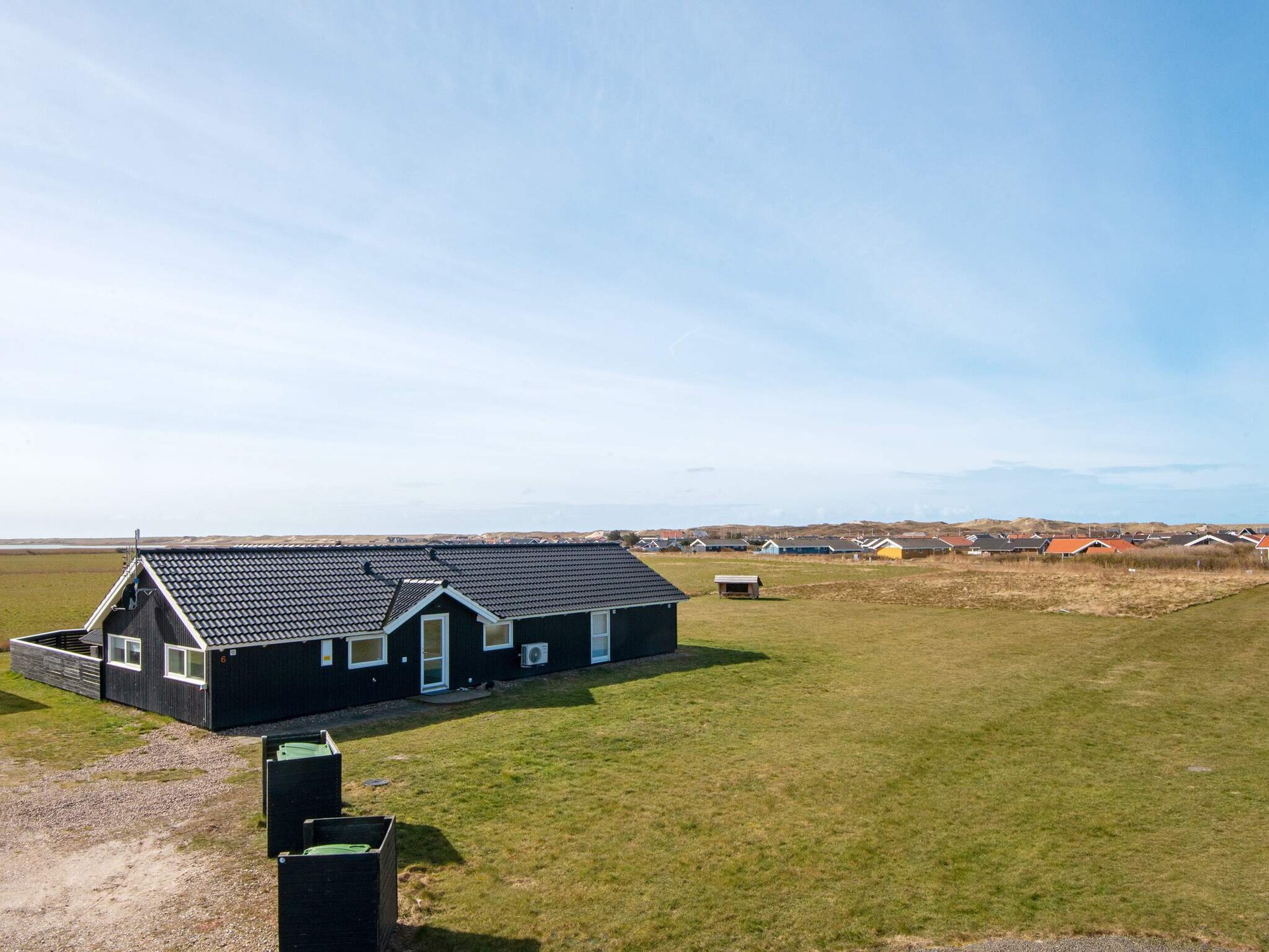 Ruim vakantiehuis met whirlpool, sauna en uitzicht op het Ferring Sø bij Harboøre - foto 4