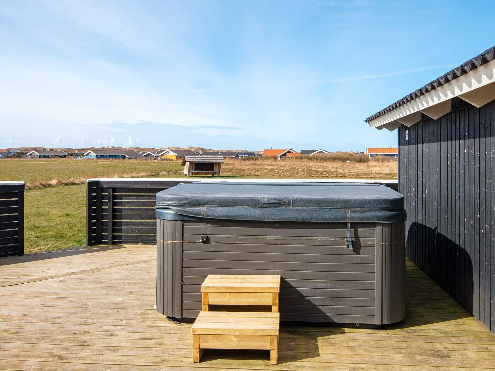 Ruim vakantiehuis met whirlpool, sauna en uitzicht op het Ferring Sø bij Harboøre - foto 9