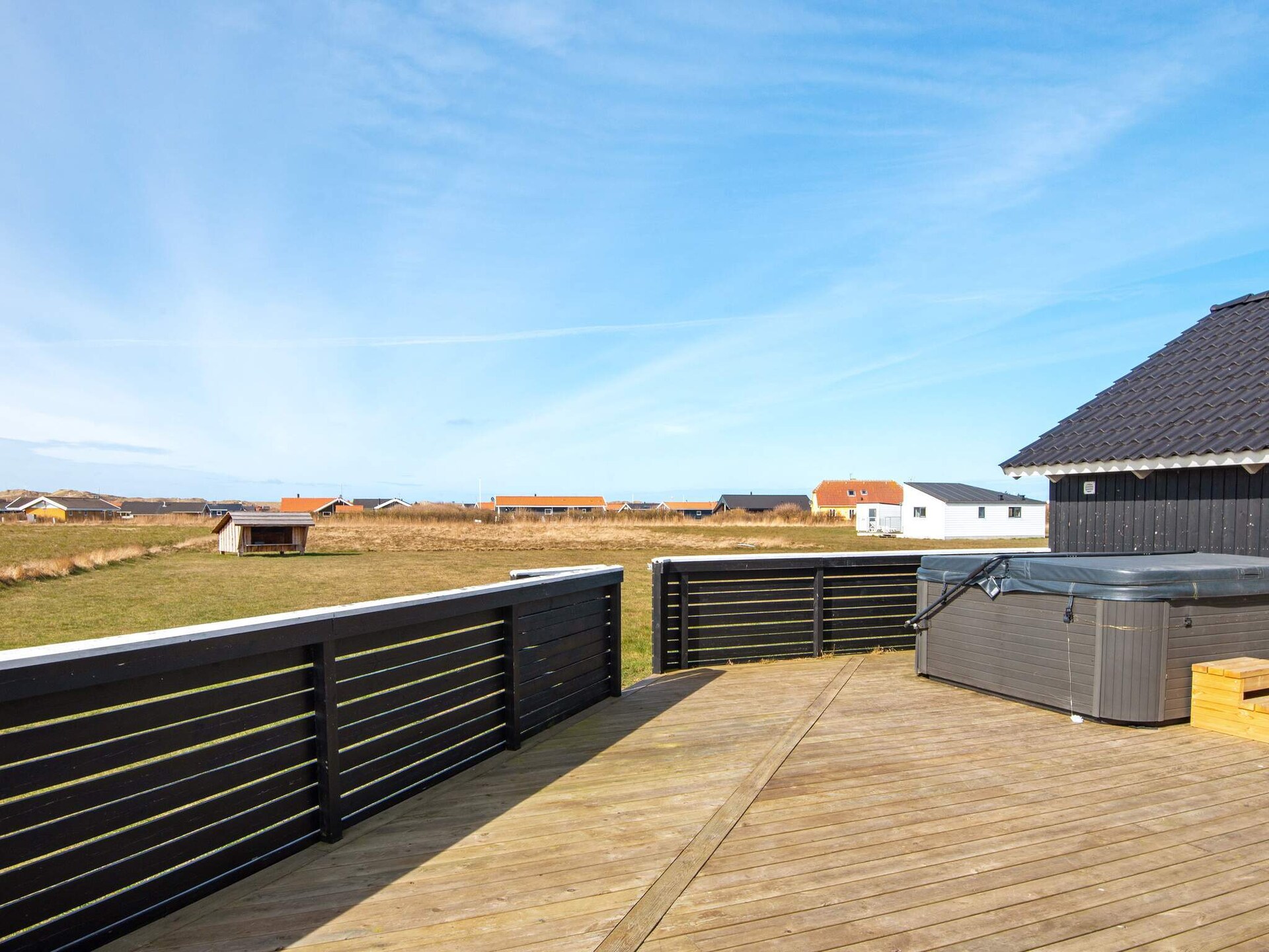 Ruim vakantiehuis met whirlpool, sauna en uitzicht op het Ferring Sø bij Harboøre - foto 11