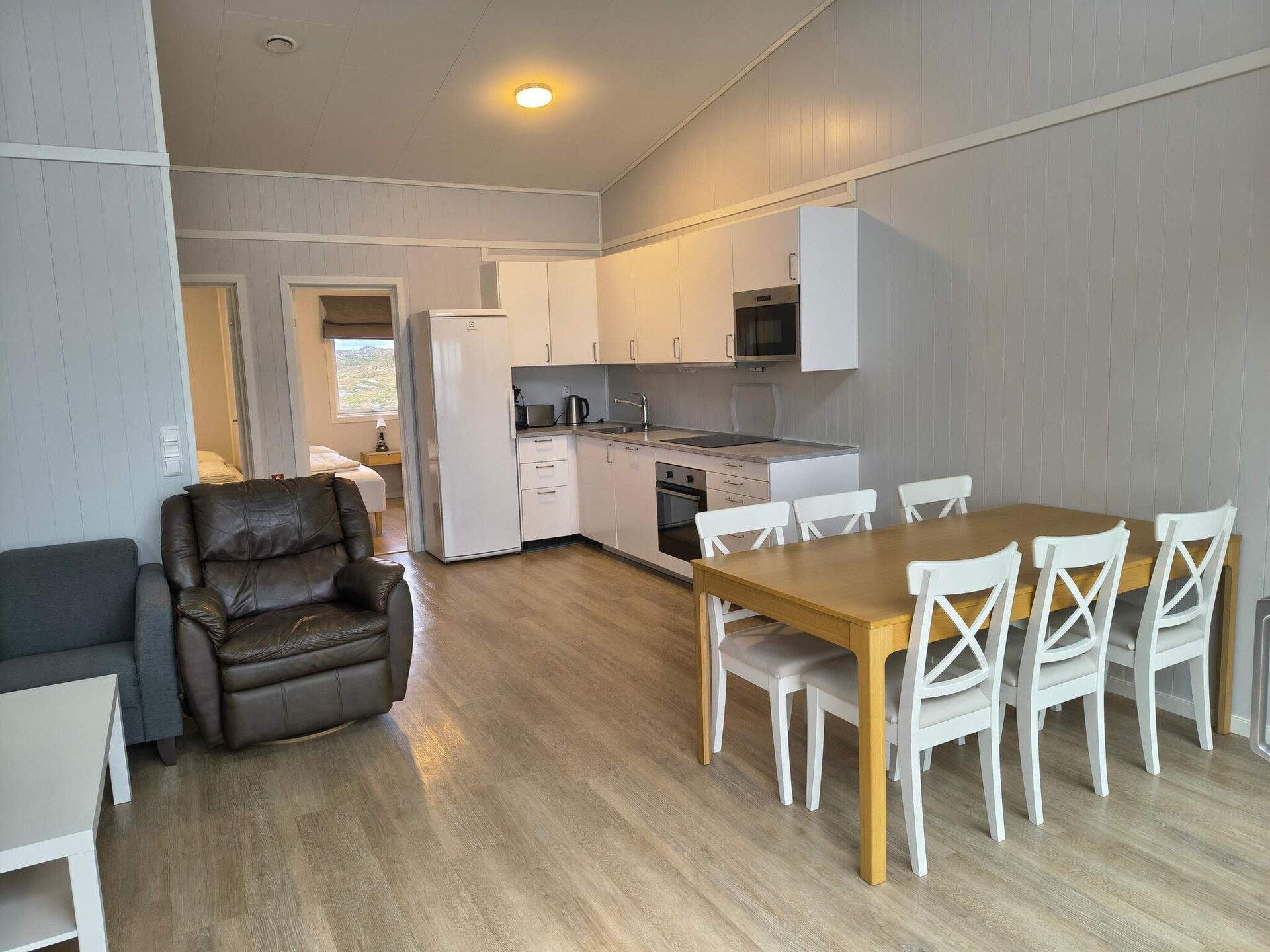 Authentieke rorbu direct aan zee met privéstrand en panoramisch uitzicht - foto 9