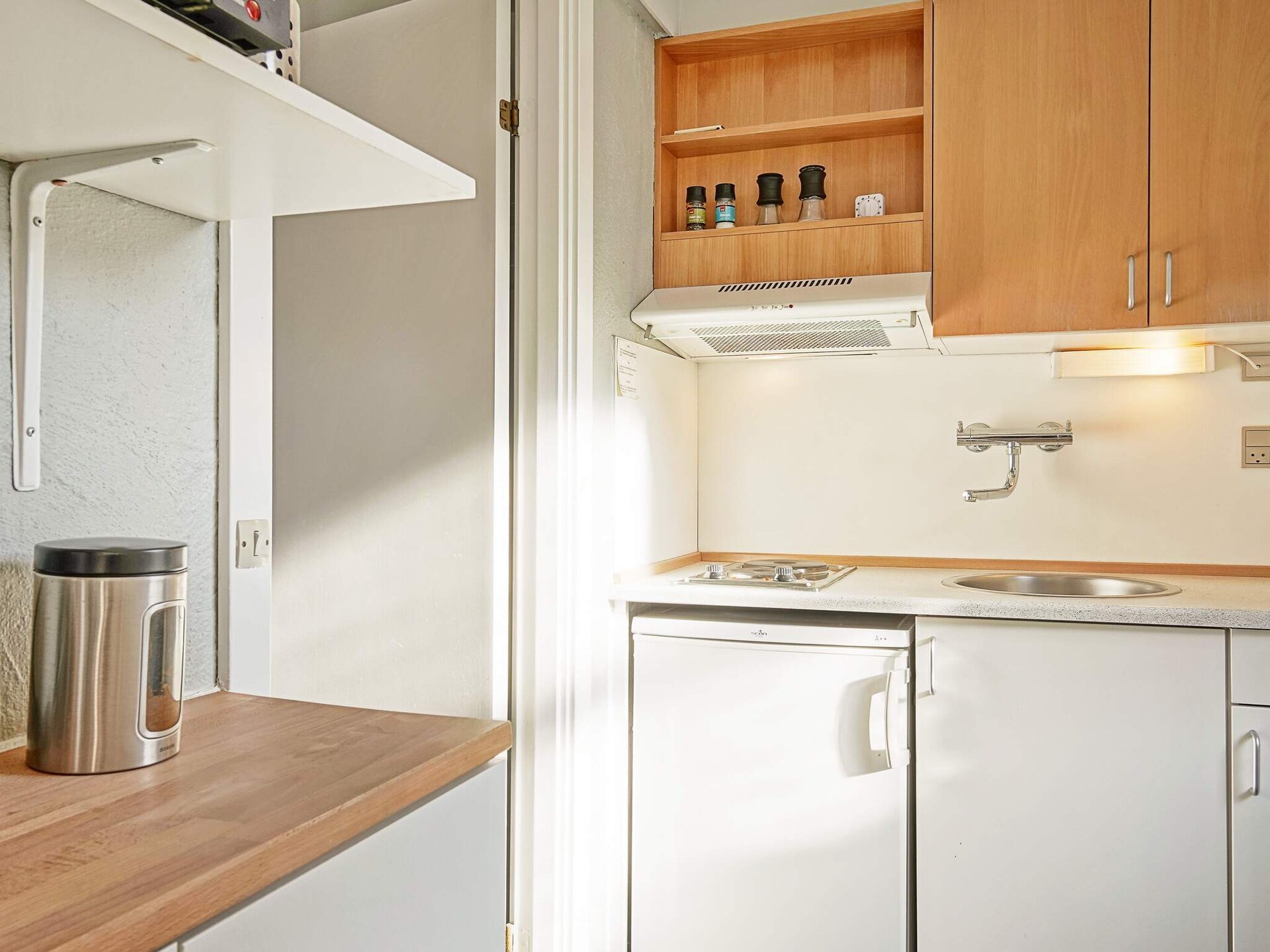 Licht vakantiehuis voor 4 op vakantiepark bij Gudhjem, 300m van zee - foto 4
