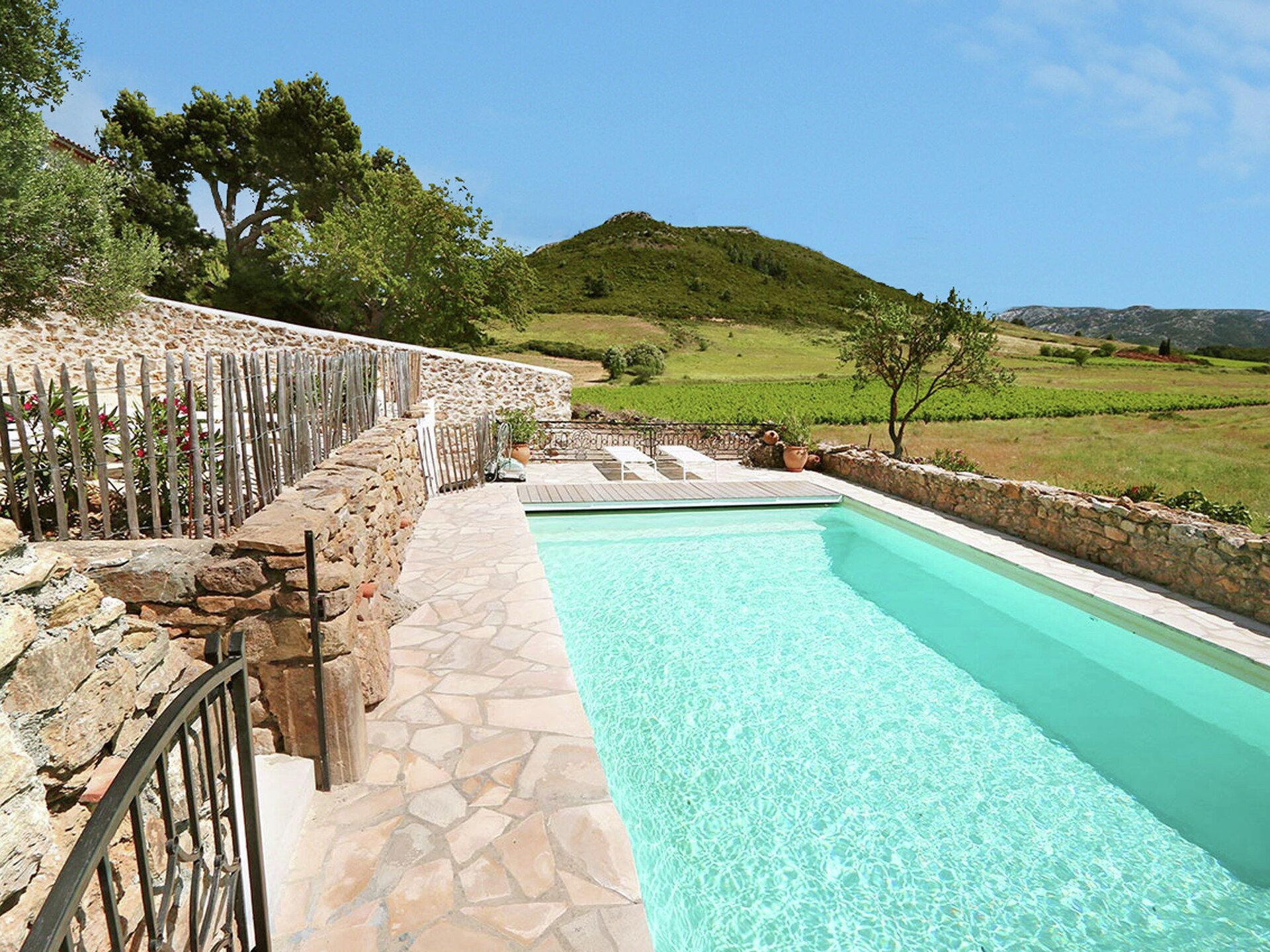 Luxe gîte tussen de wijnvelden in Aude, zwembad en airconditioning - foto 8