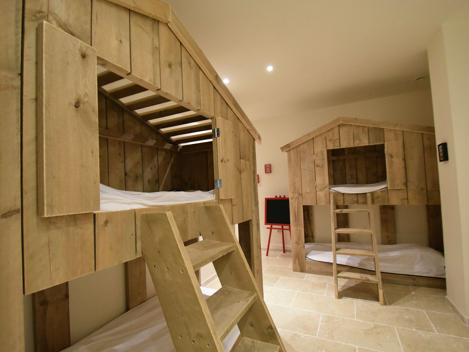 Luxe gîte tussen de wijnvelden in Aude, zwembad en airconditioning - foto 15