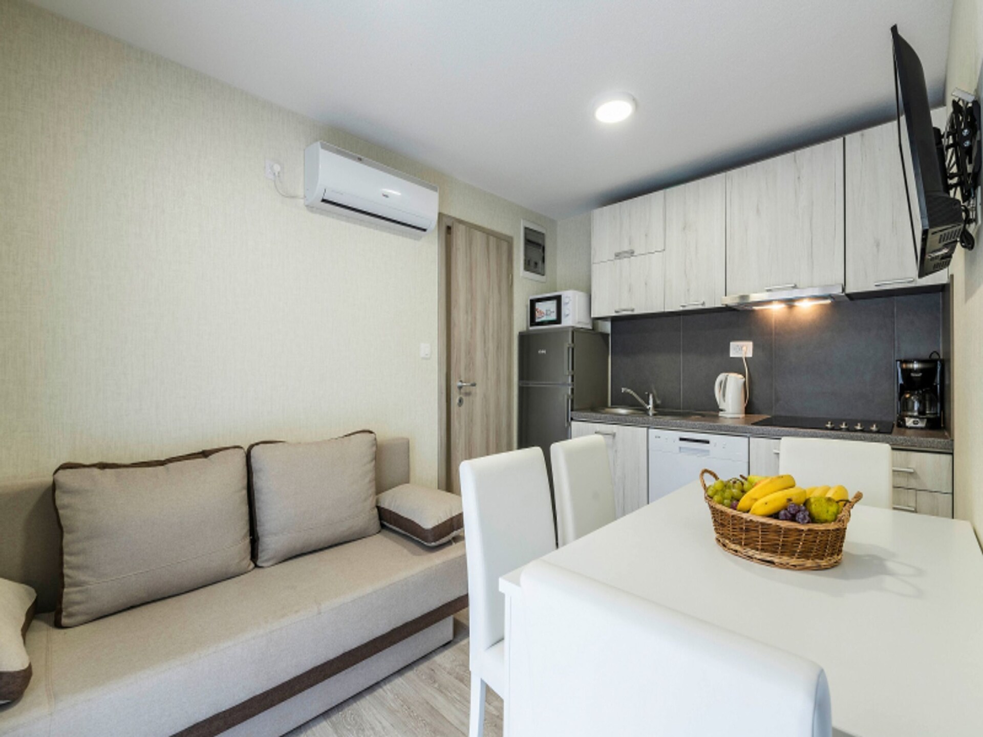 6-persoons stacaravan in Banjole op 1 km van de zee · 35 m² - foto 12