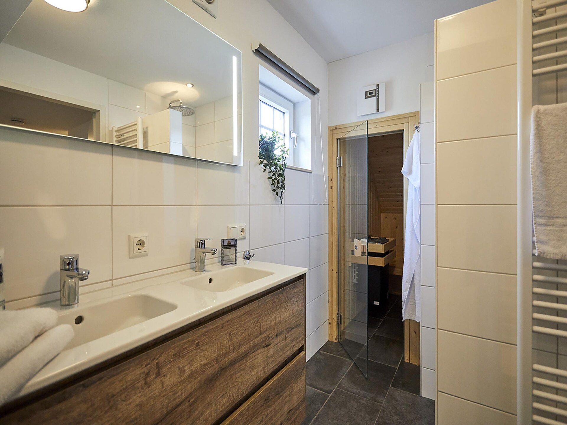 Luxe 12-persoons boerderijvilla met sauna en overdekt terras op Buitenhof De Leistert - foto 14
