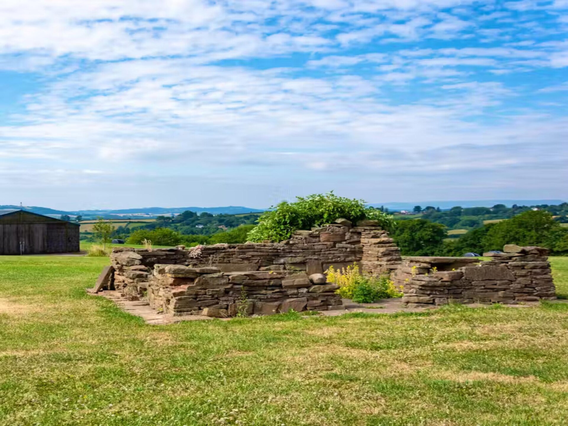 Afgelegen landgoed met zwembad en uitzicht op Raglan Castle voor 24 personen - foto 33