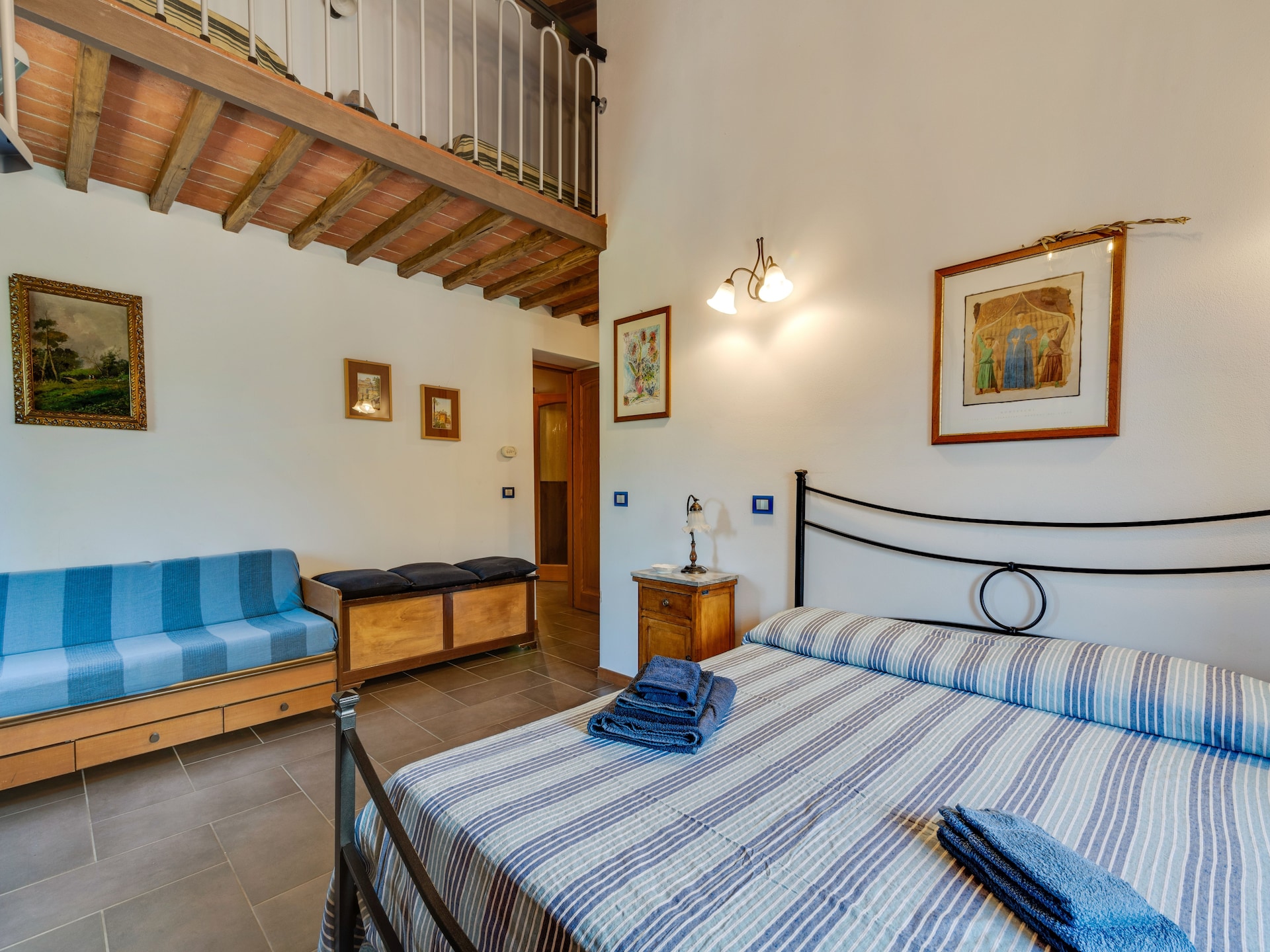 Ruim galerij-appartement voor 11 in Toscaans bos met zwembad - foto 26