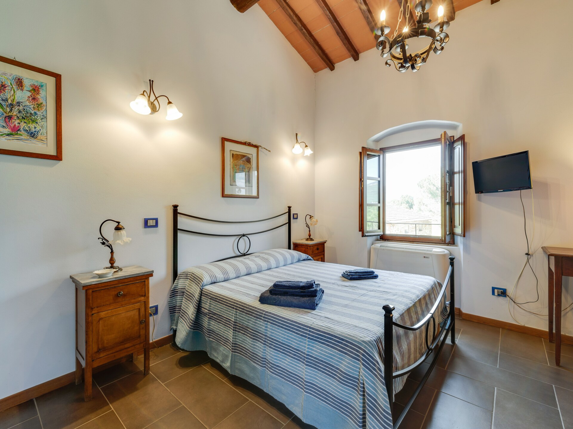 Ruim galerij-appartement voor 11 in Toscaans bos met zwembad - foto 27