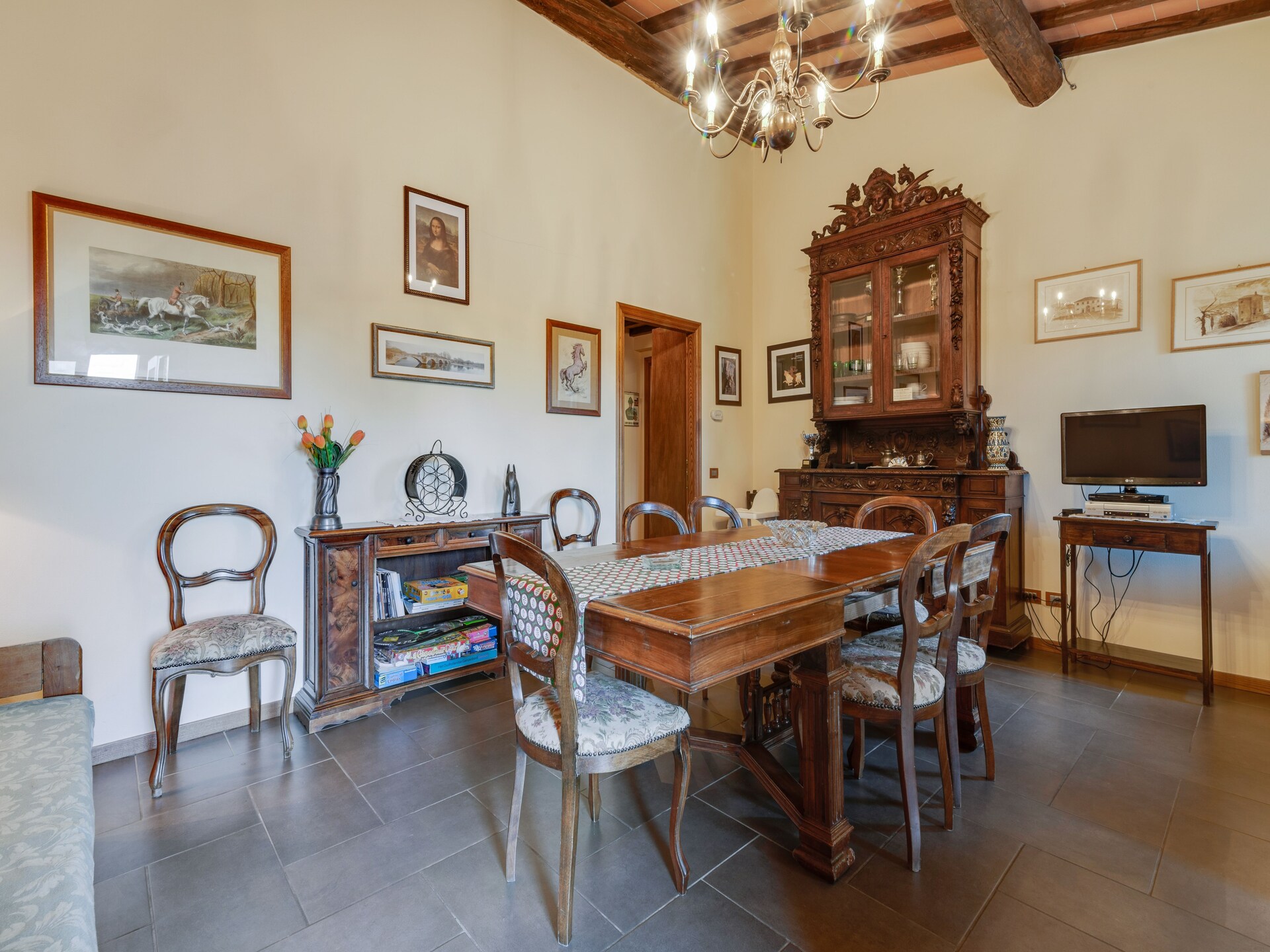 Ruim galerij-appartement voor 11 in Toscaans bos met zwembad - foto 4