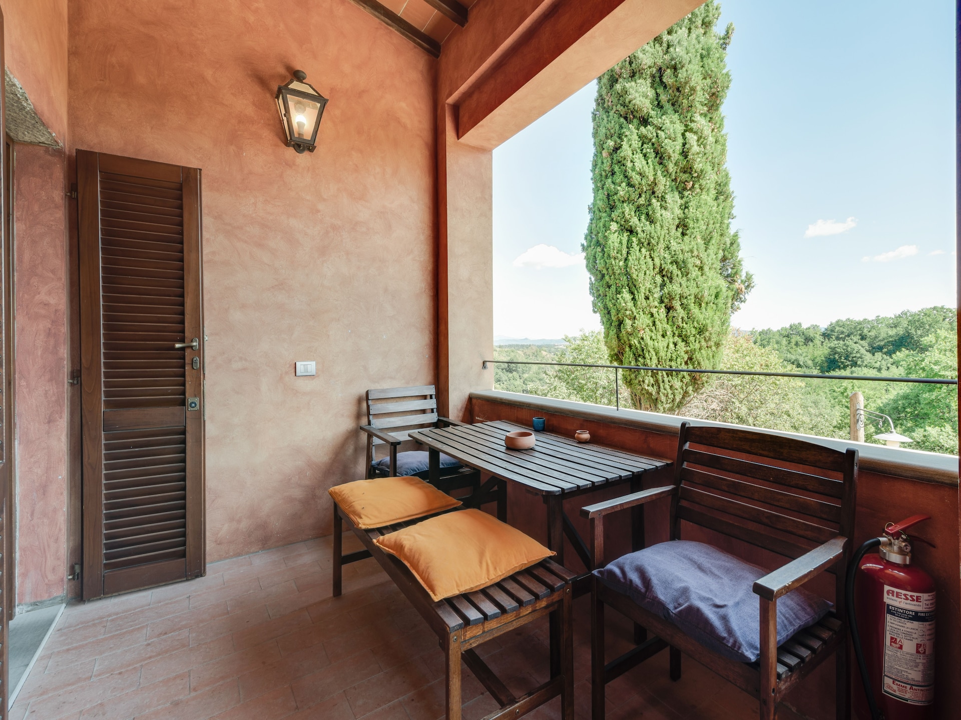 Ruim galerij-appartement voor 11 in Toscaans bos met zwembad - foto 8