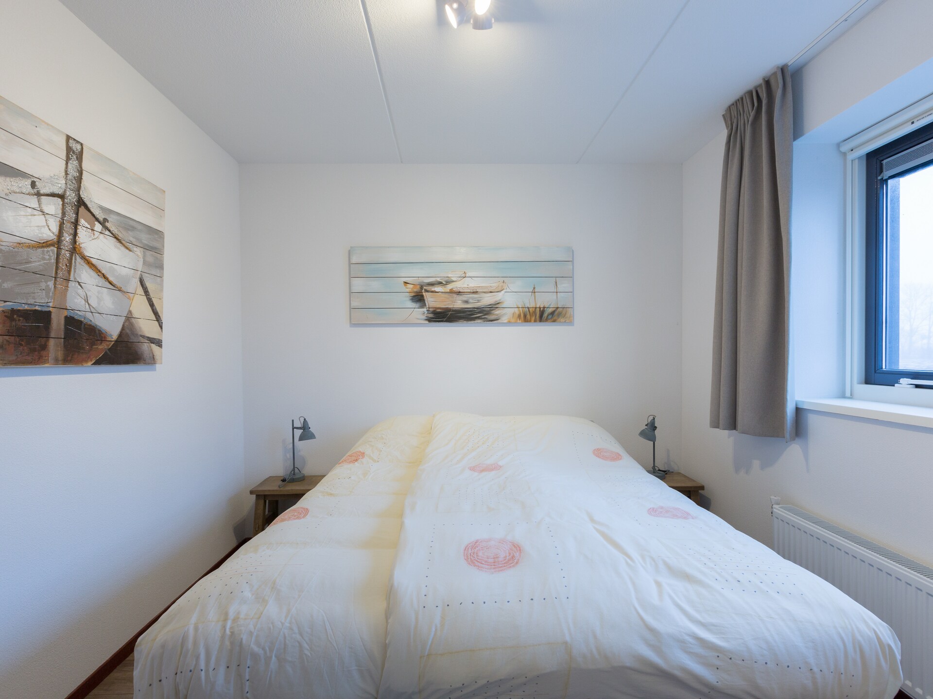 Modern vrijstaand vakantiehuis aan het water in Friesland - foto 8