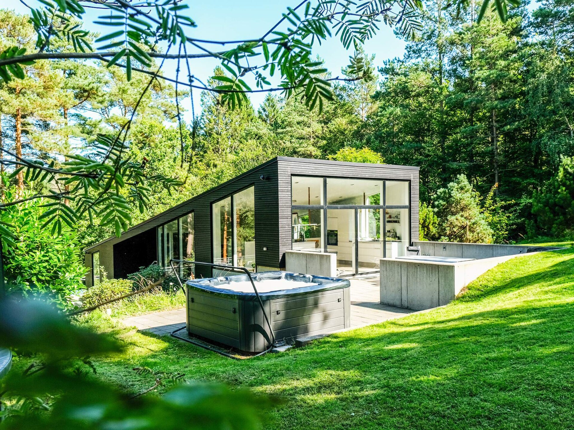 Architectonisch vakantiehuis met whirlpool en annex in bosrijke omgeving - foto 3