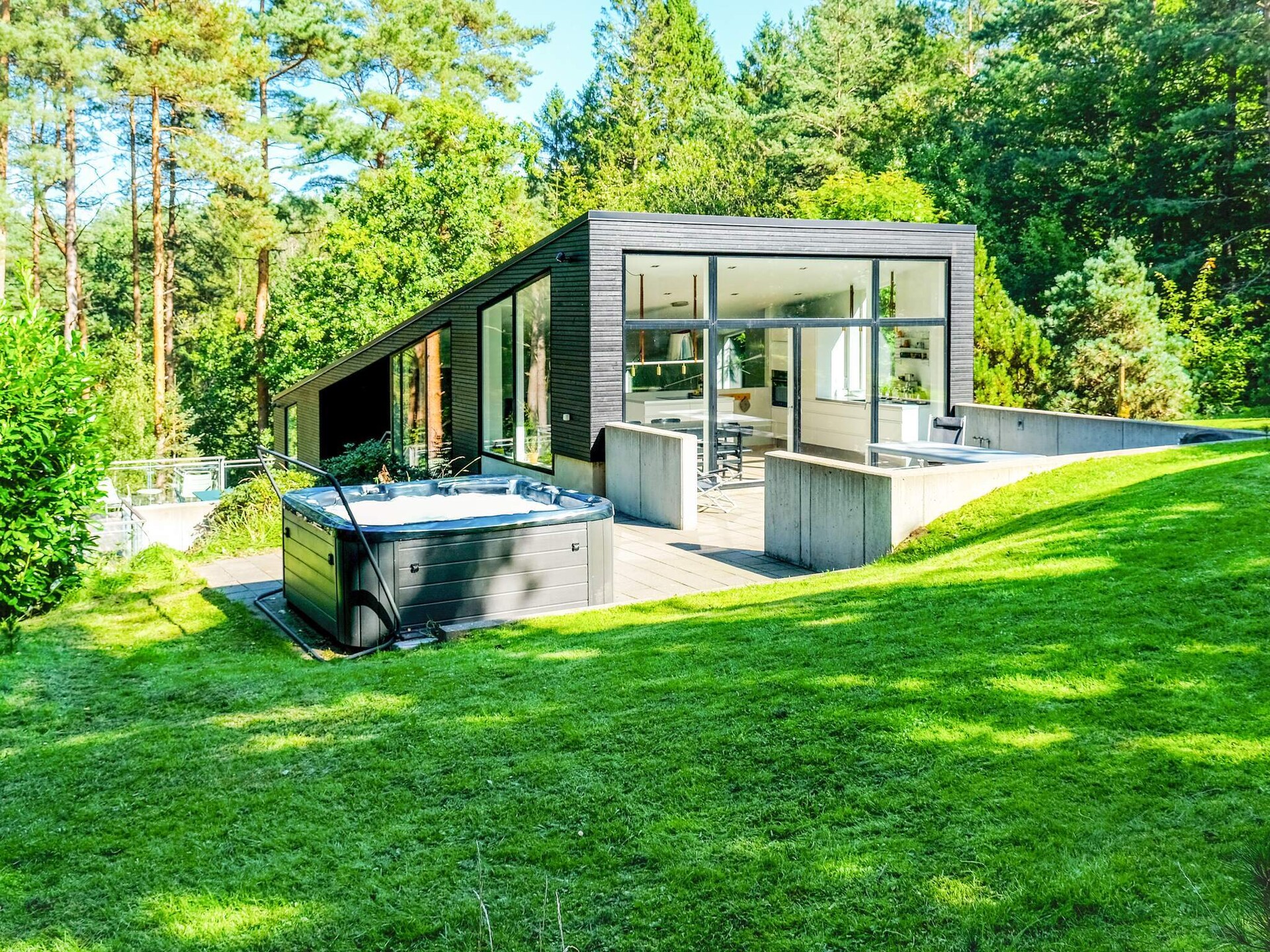 Architectonisch vakantiehuis met whirlpool en annex in bosrijke omgeving - foto 34