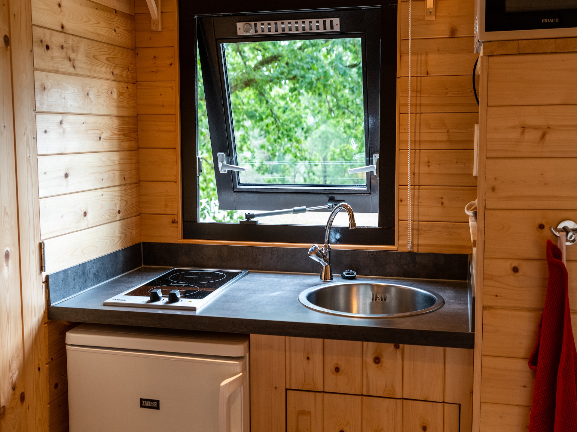 Tiny house met houten charme in Olloy-sur-Viroin, 2 pers. - foto 10