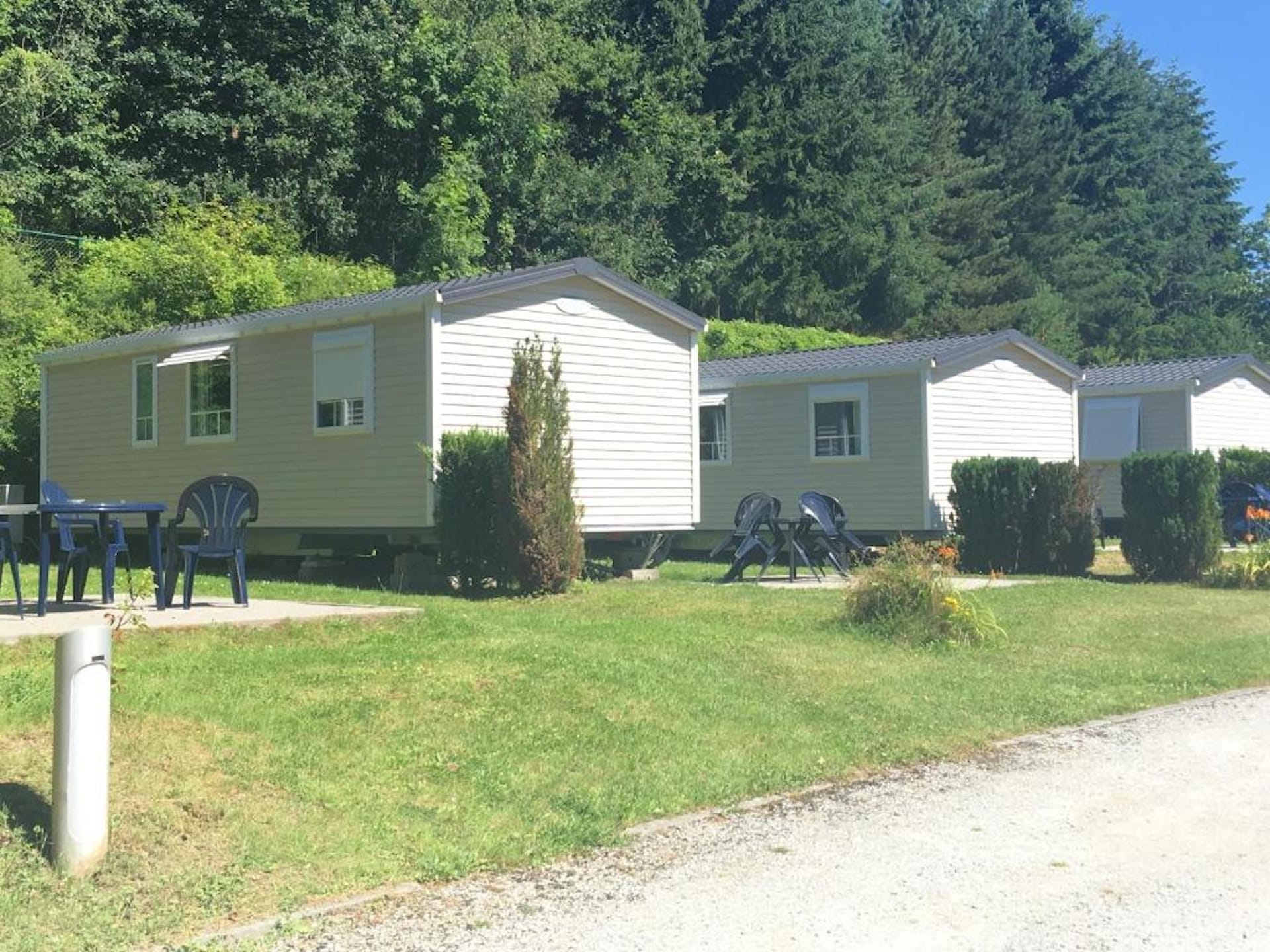 Gezellig 4-persoons chalet in Olloy-sur-Viroin met zonnig terras - foto 10