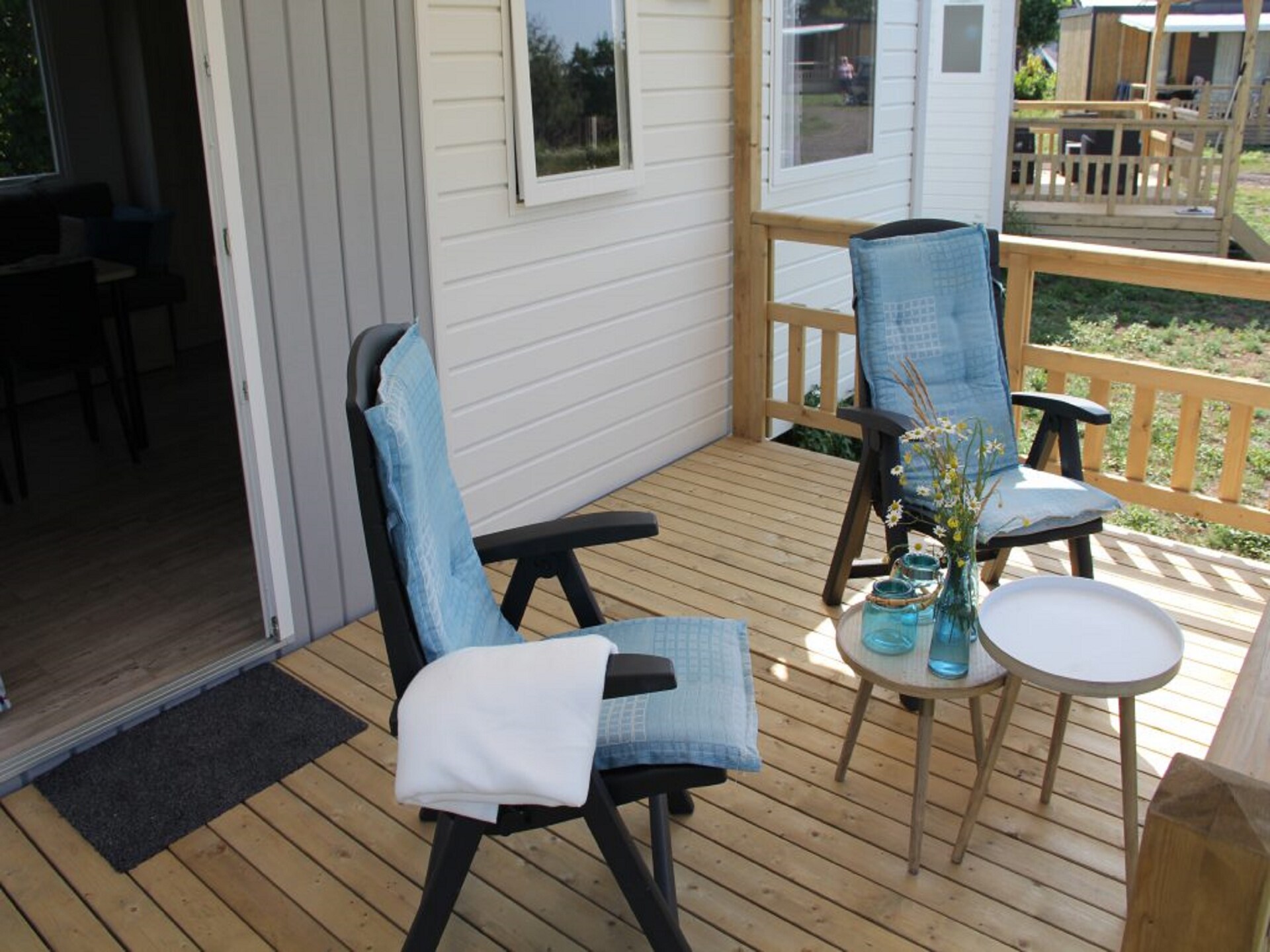 Knus chalet in hartje Friese natuur met veranda en bootverhuur - foto 4
