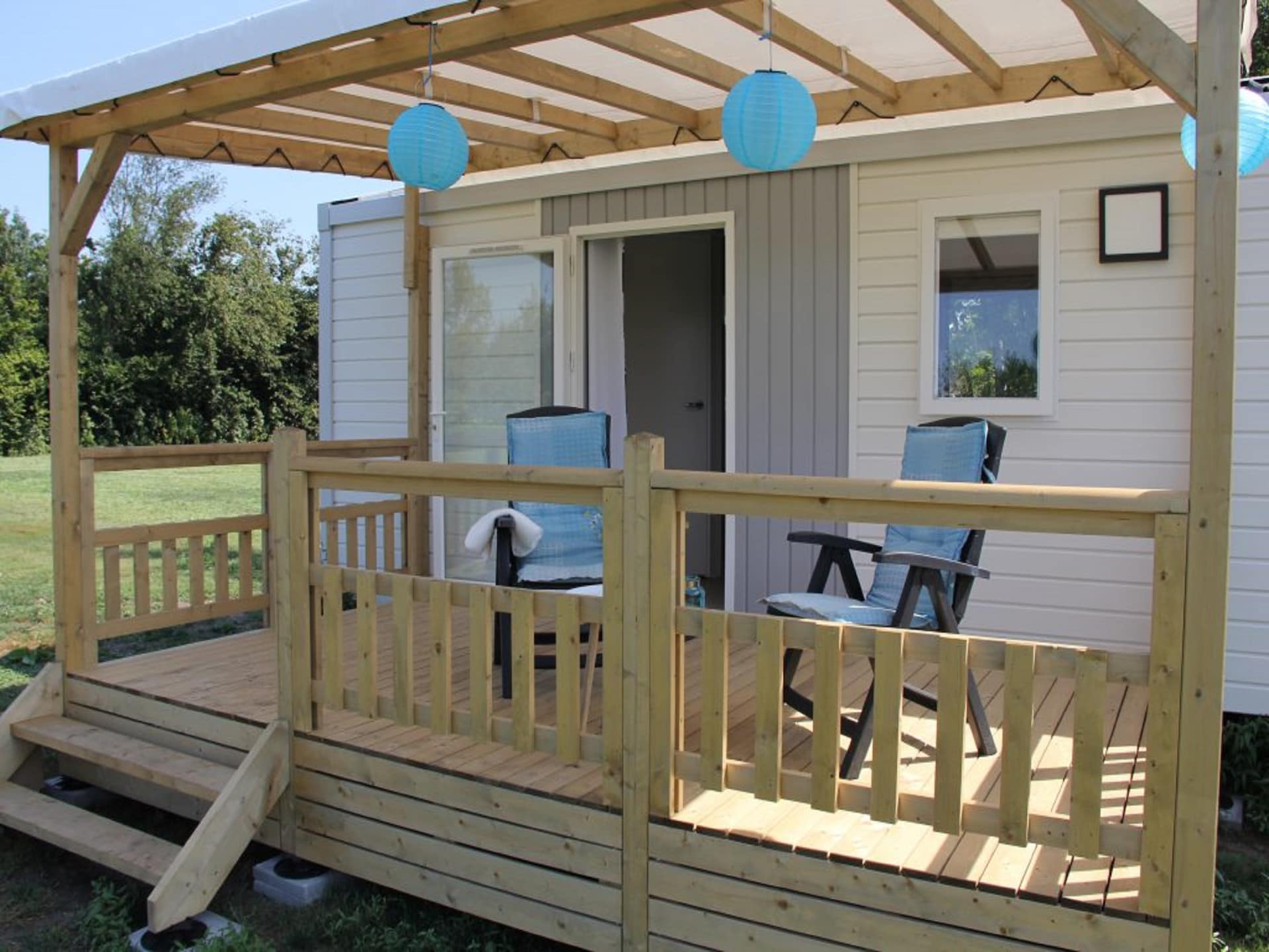 Knus chalet in hartje Friese natuur met veranda en bootverhuur - foto 6