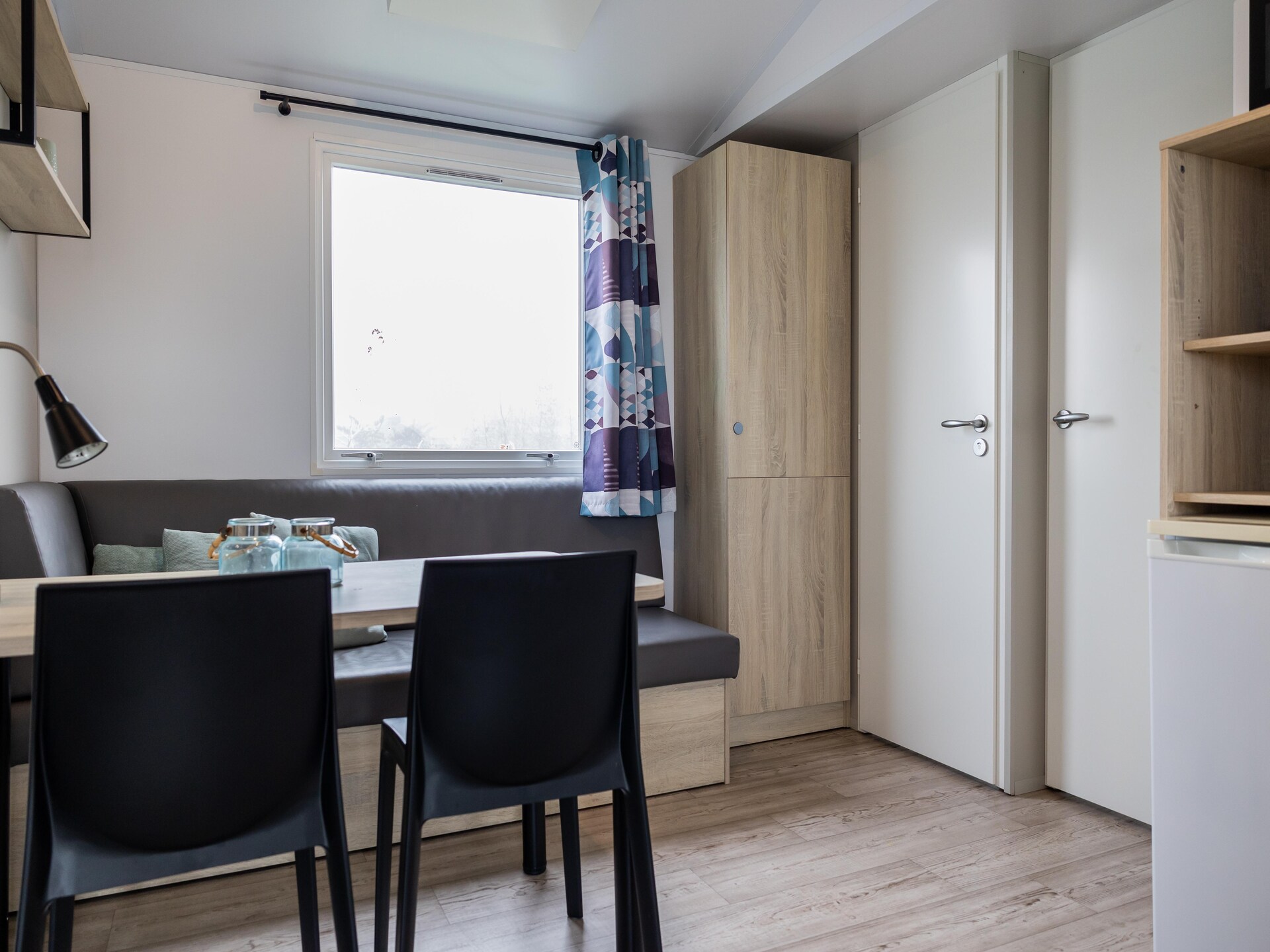 Knus chalet in hartje Friese natuur met veranda en bootverhuur - foto 7