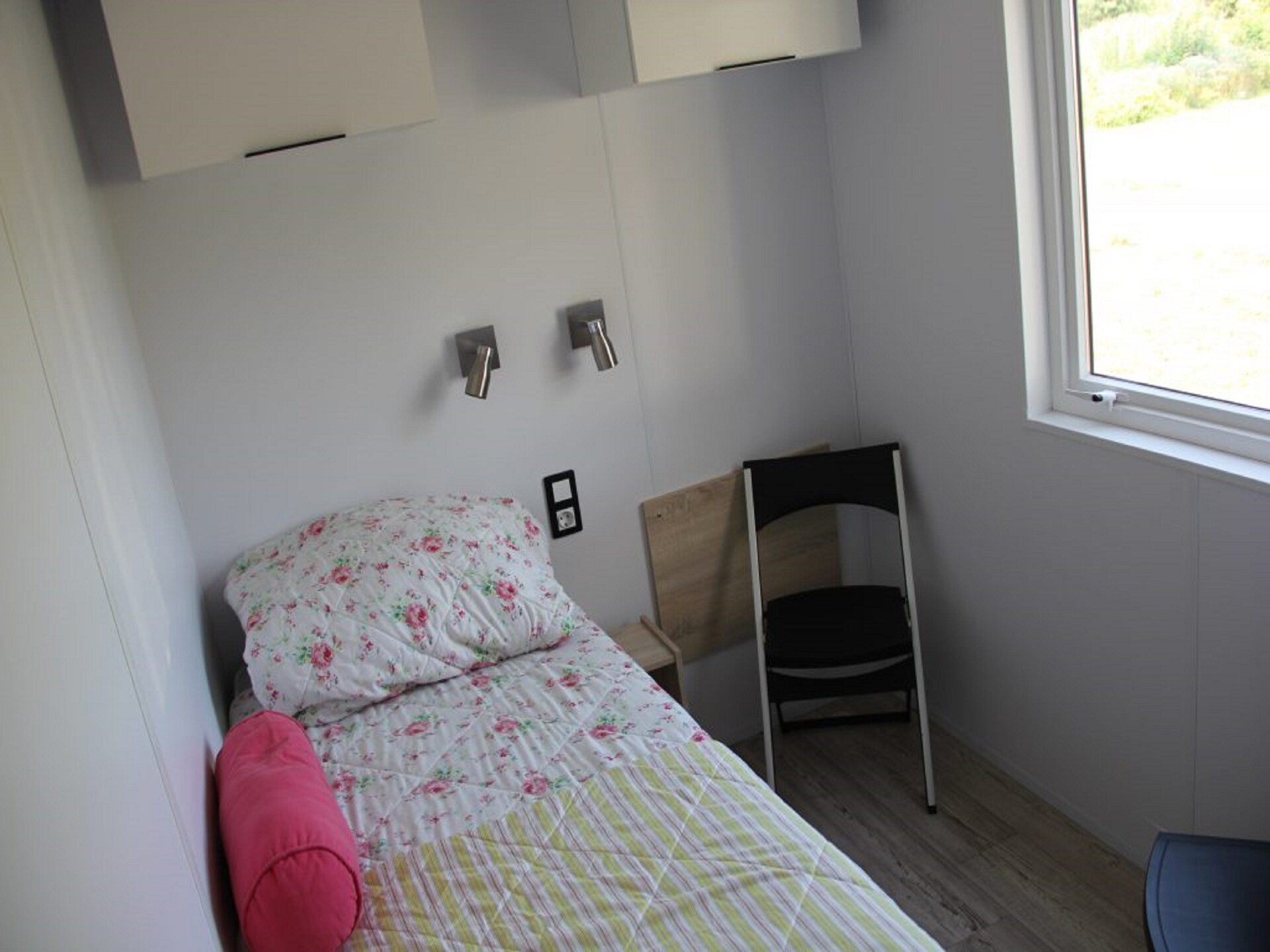 Chalet Jildau: Modern genieten tussen water en weiland in Friesland - foto 7